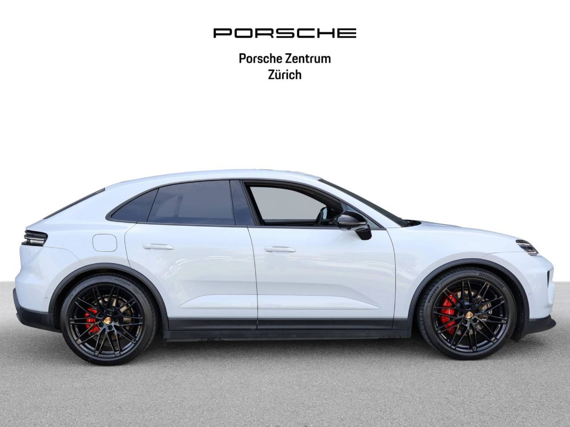 PORSCHE Macan 4S-image-5