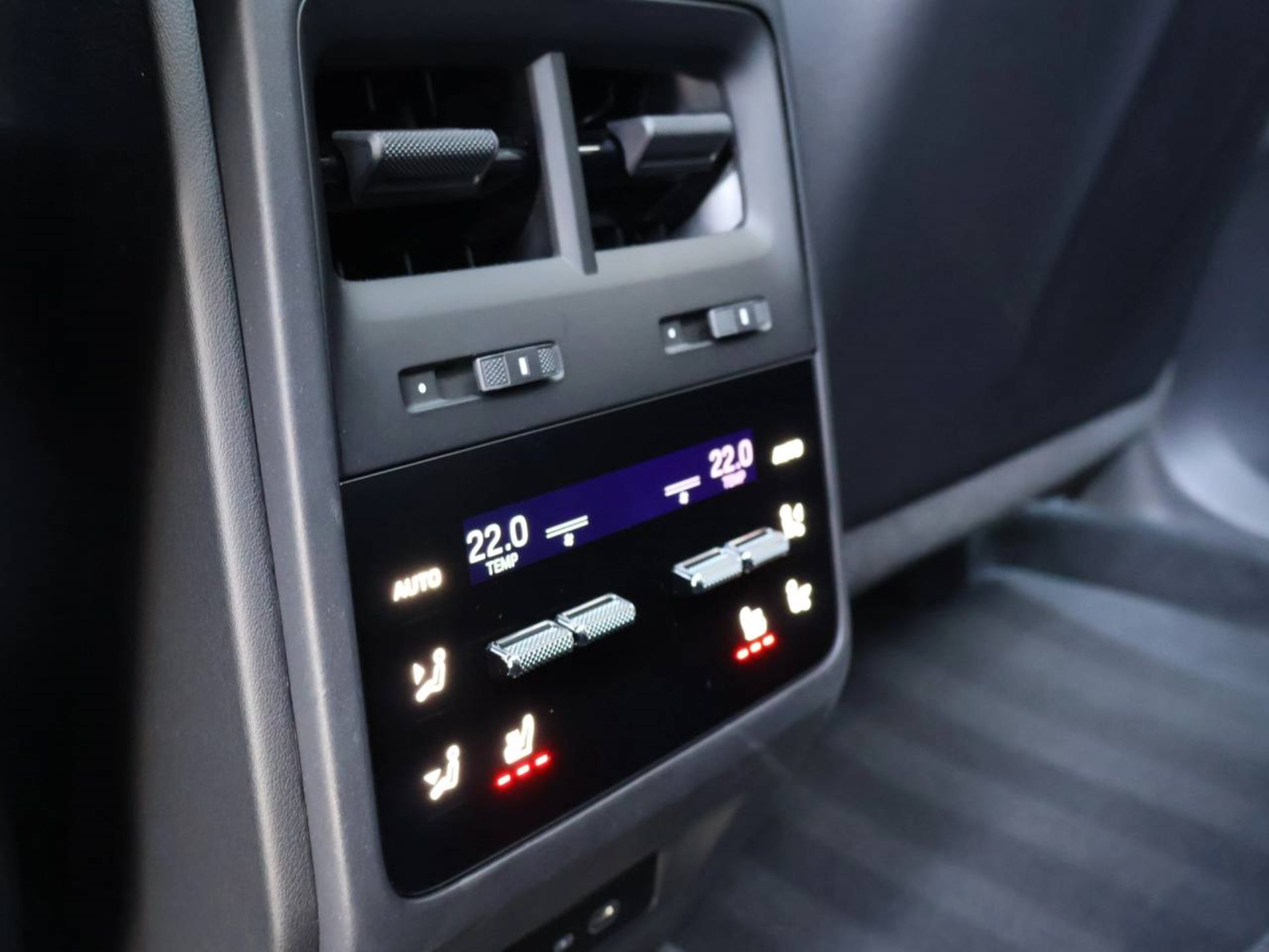 PORSCHE Macan 4S-image-35