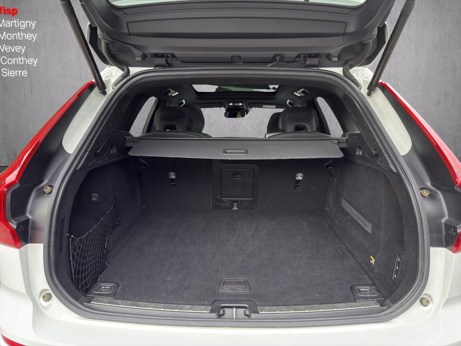 VOLVO XC60 T5 AWD R-Design Geartronic-image-16