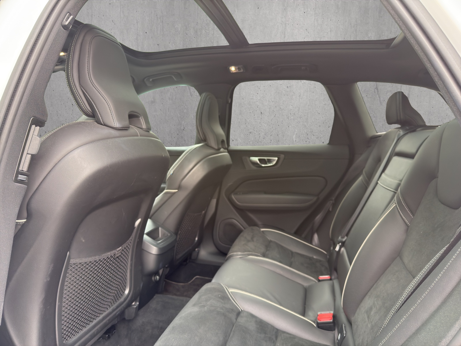 VOLVO XC60 T5 AWD R-Design Geartronic-image-15
