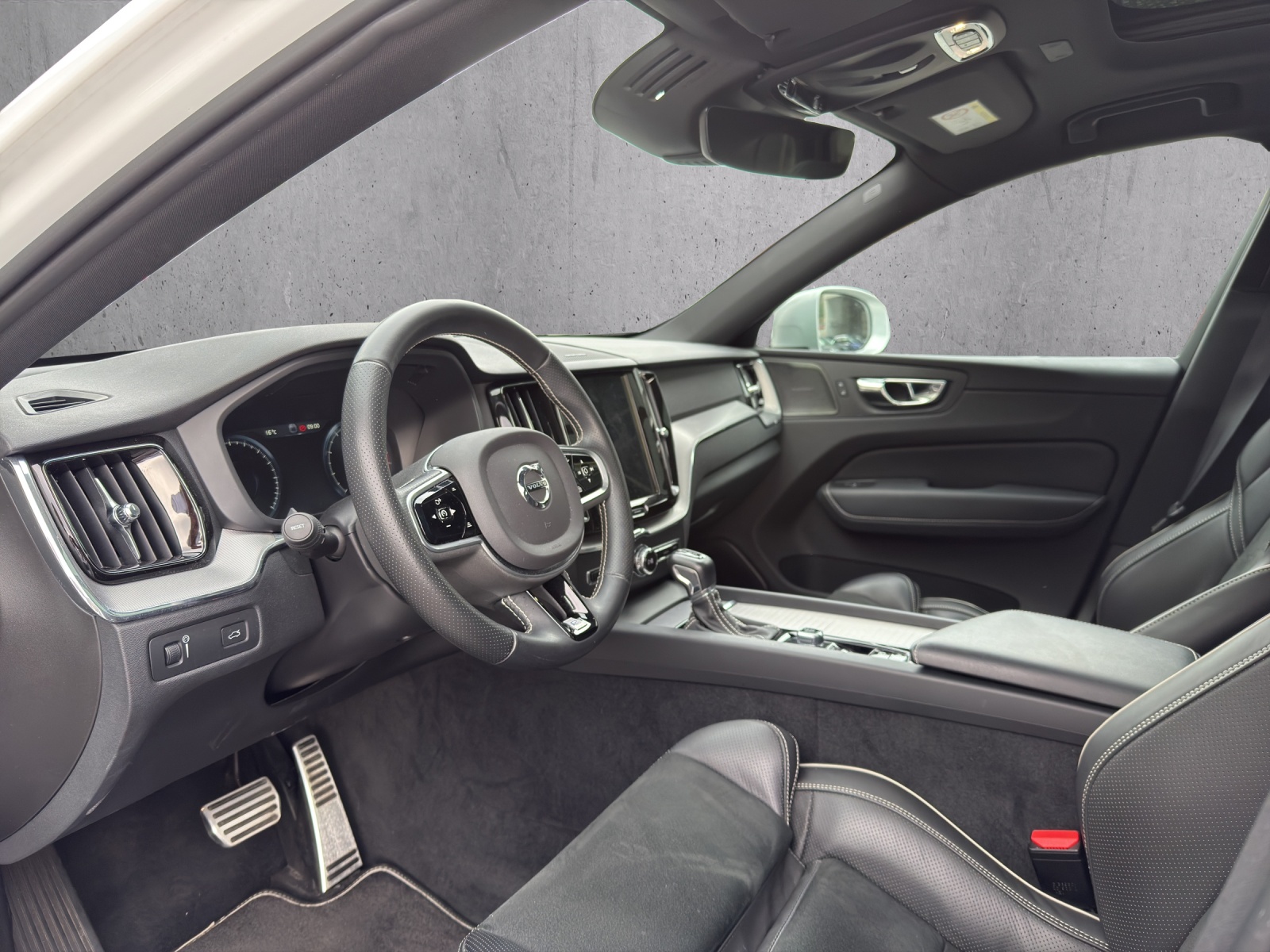 VOLVO XC60 T5 AWD R-Design Geartronic-image-8
