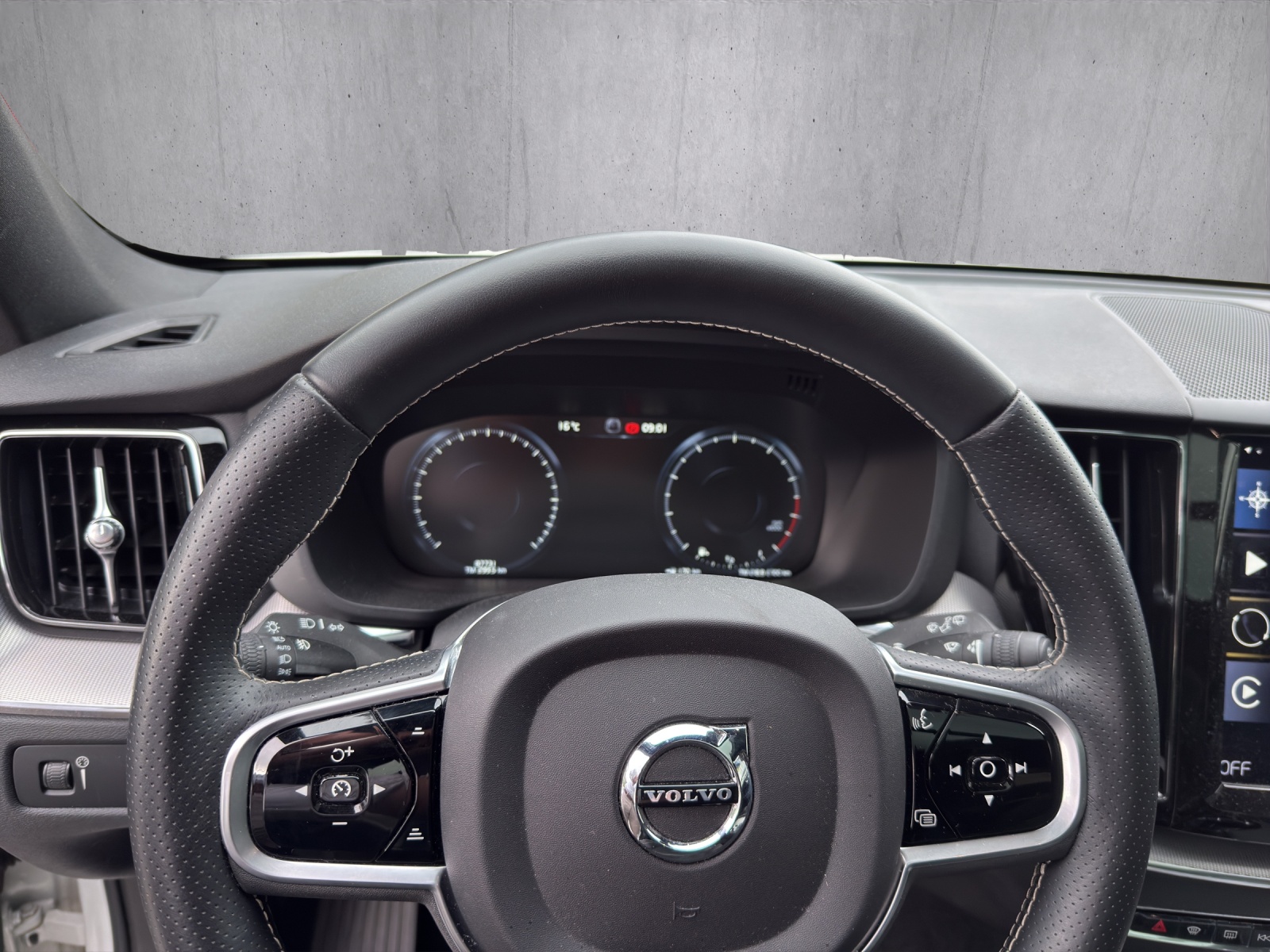 VOLVO XC60 T5 AWD R-Design Geartronic-image-12
