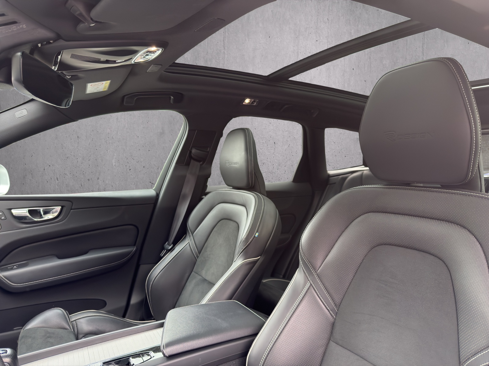 VOLVO XC60 T5 AWD R-Design Geartronic-image-14