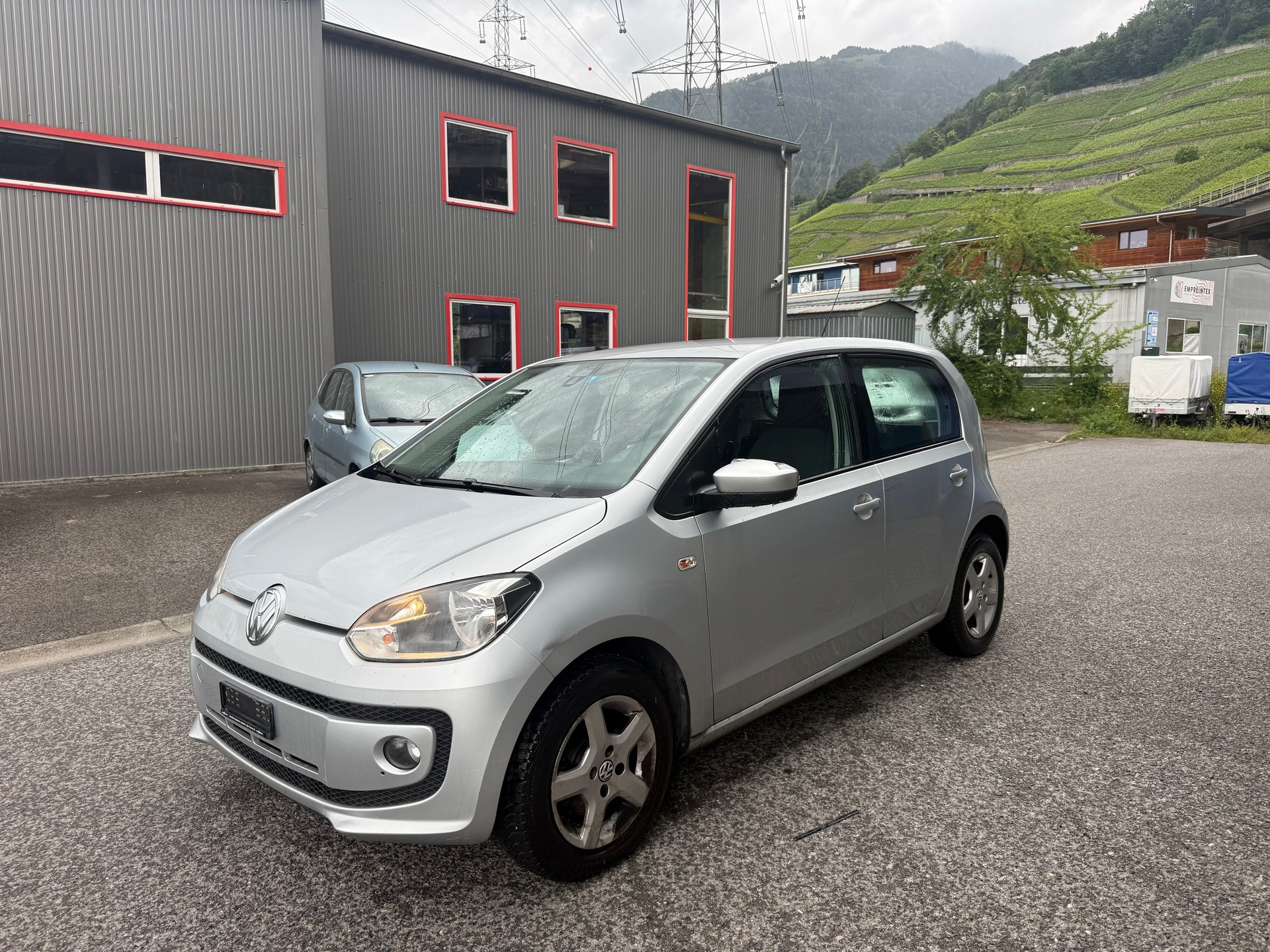 VW Up 1.0 white up Art on Ice ASG-image-0