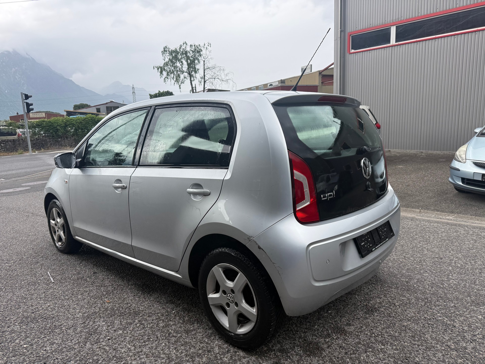 VW Up 1.0 white up Art on Ice ASG-image-3