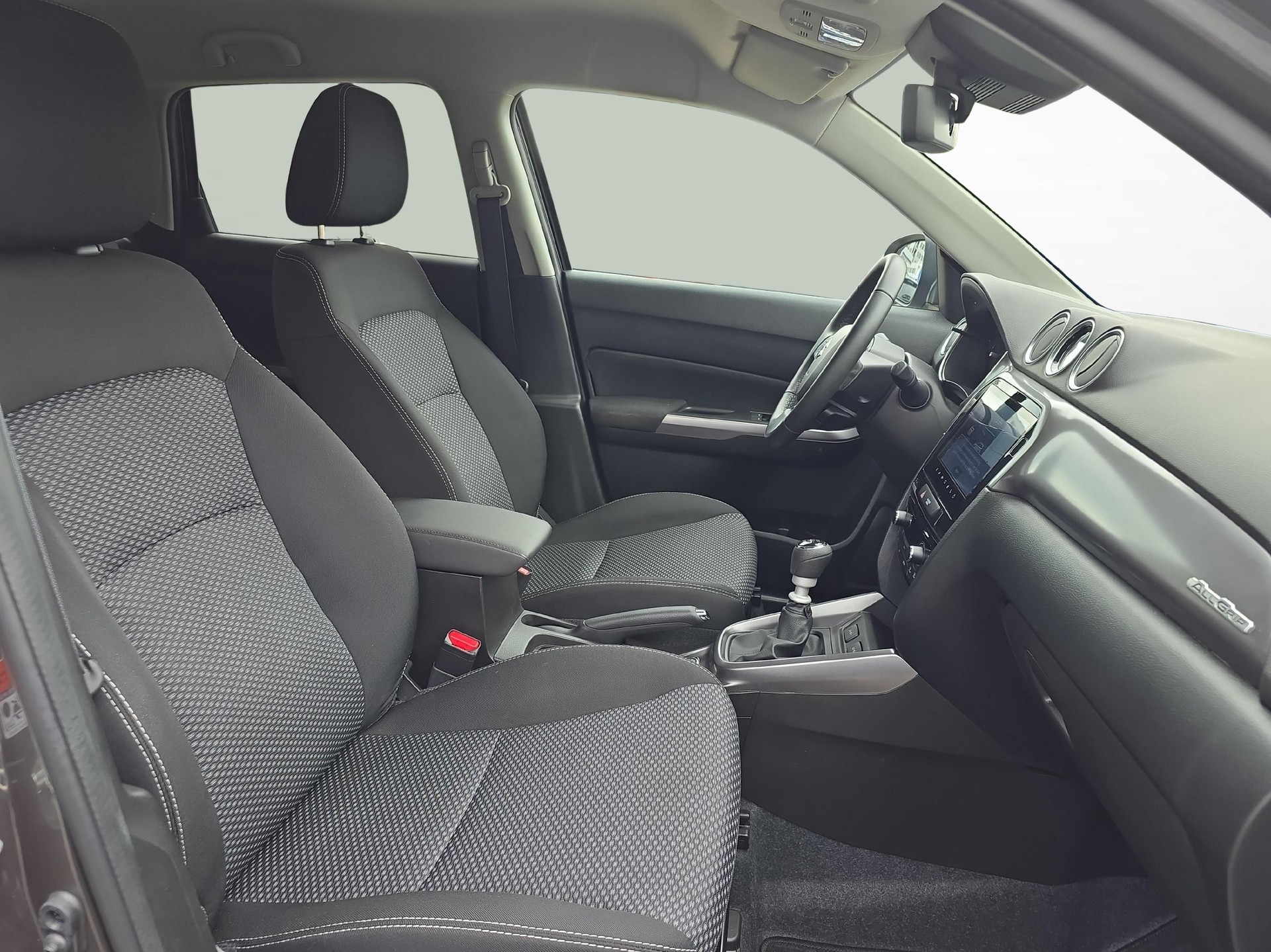 SUZUKI Vitara 1.4 T Piz Sulai 4x4-image-9