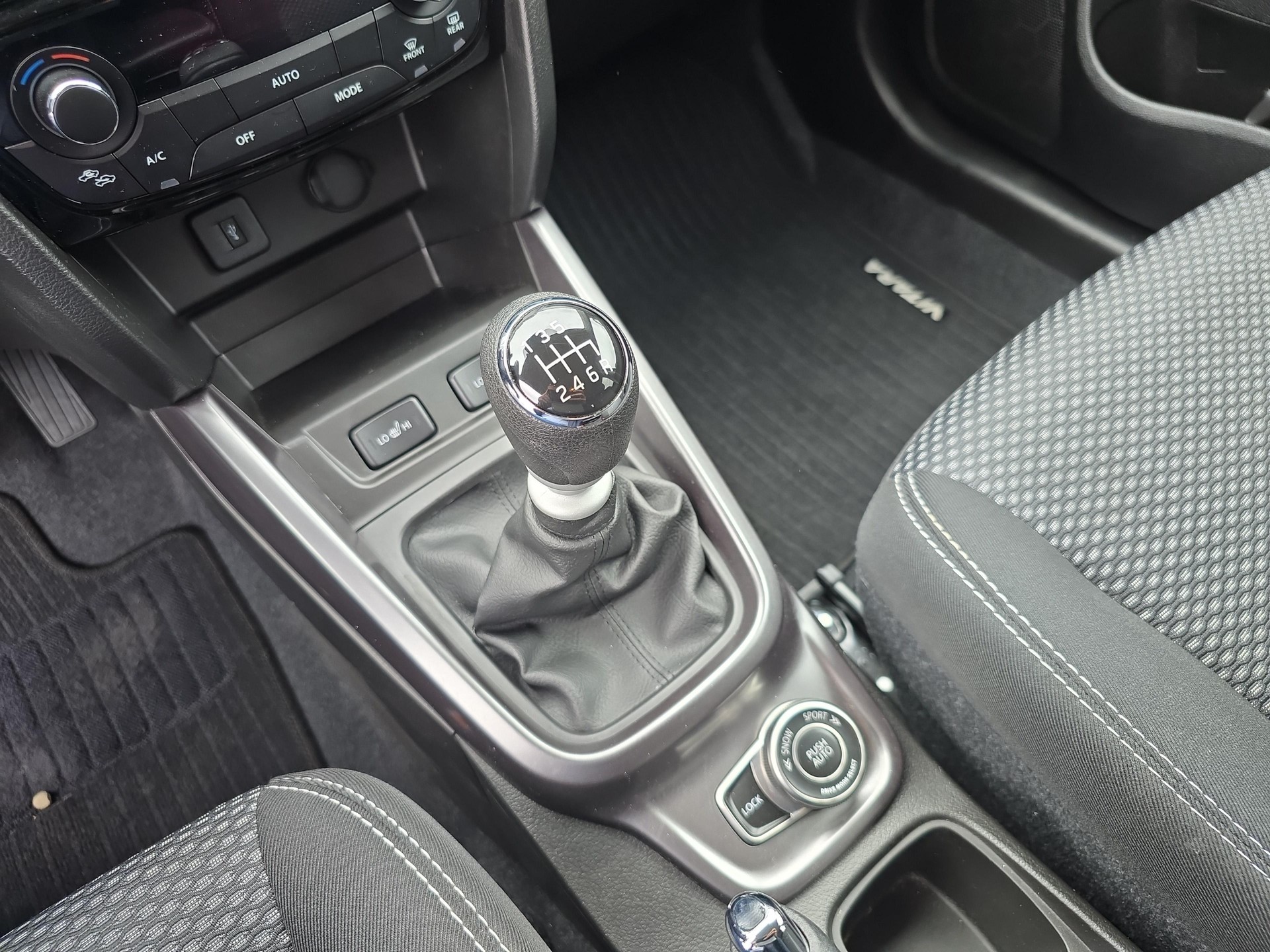 SUZUKI Vitara 1.4 T Piz Sulai 4x4-image-16