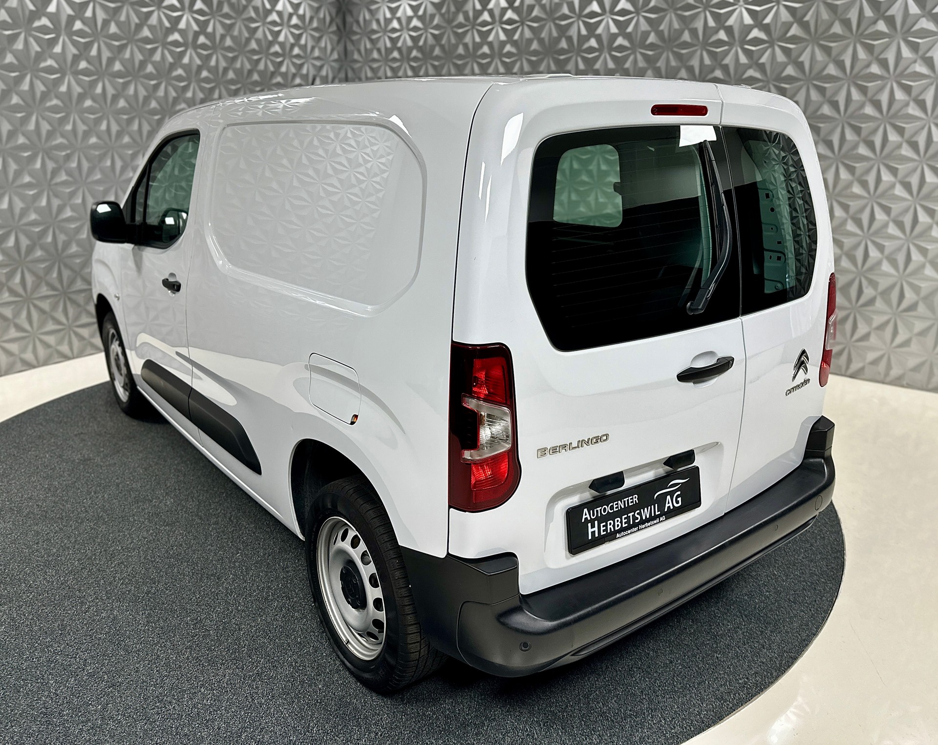 CITROEN Berlingo Van 1.5 Blue HDi 130 s/s EAT8-image-9
