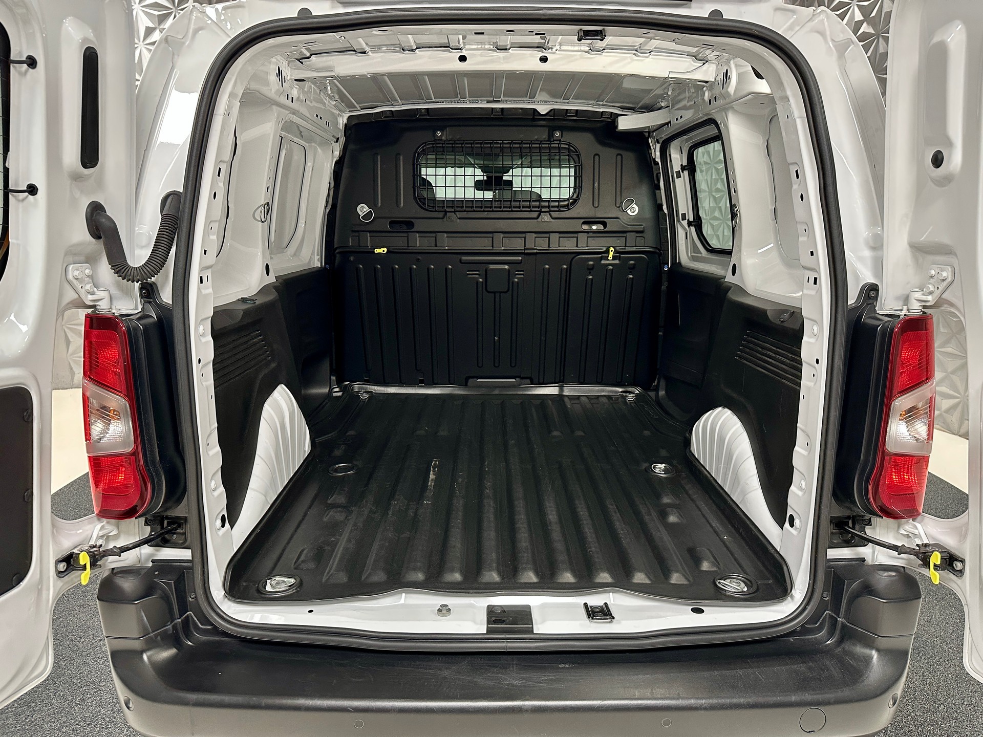 CITROEN Berlingo Van 1.5 Blue HDi 130 s/s EAT8-image-16