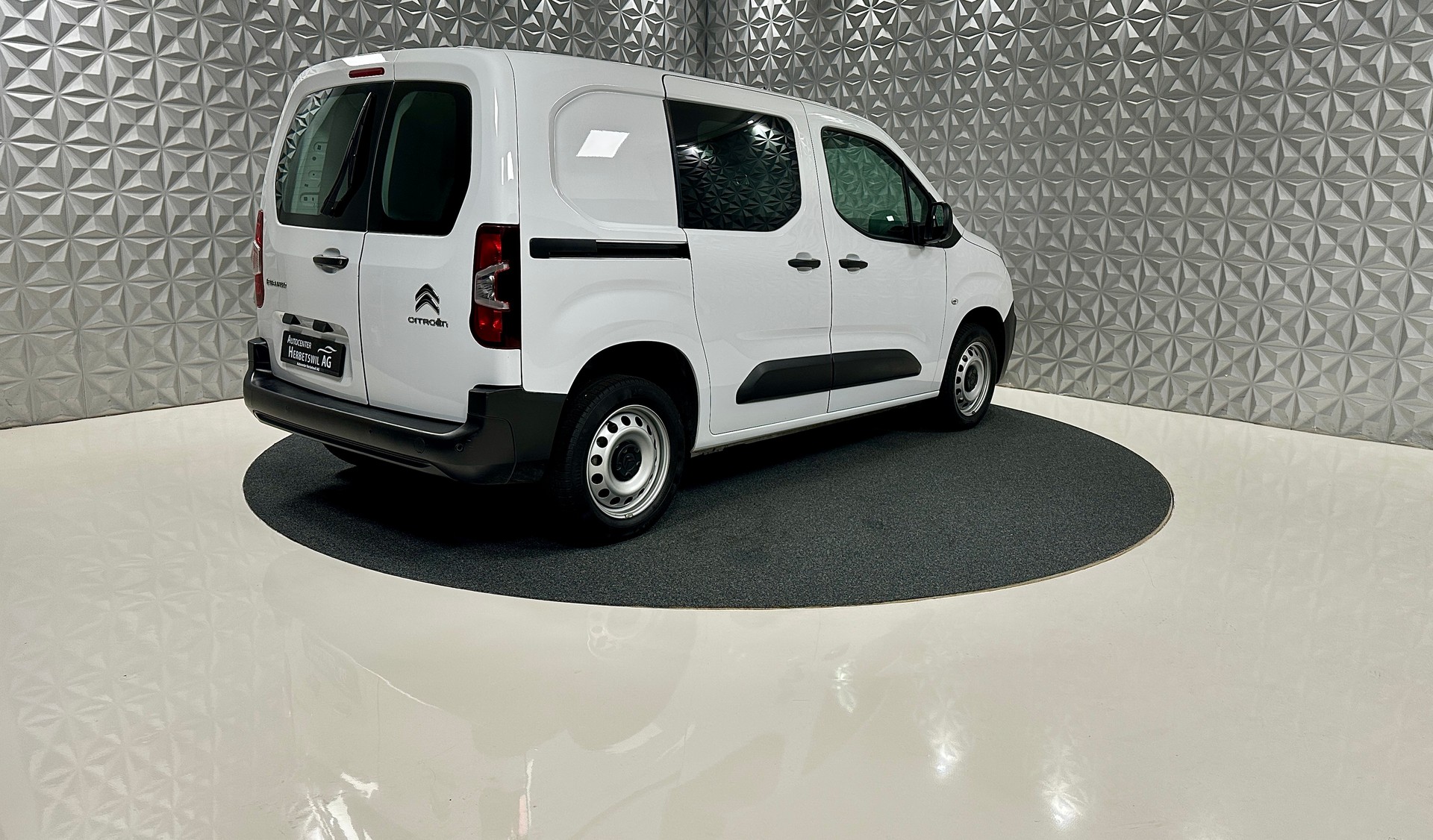 CITROEN Berlingo Van 1.5 Blue HDi 130 s/s EAT8-image-4