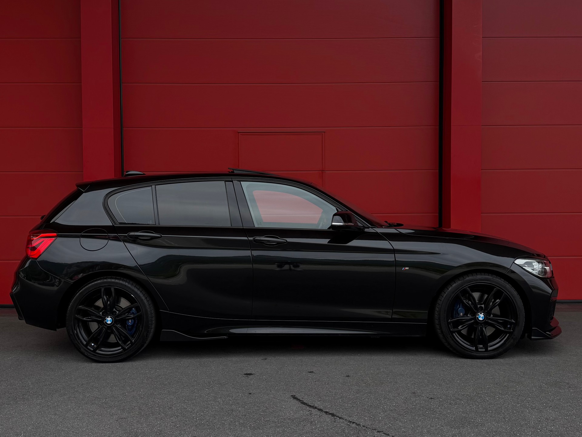 BMW M135i xDrive Steptronic *CH-Fahrzeug* *Remus Exhaust*-image-2