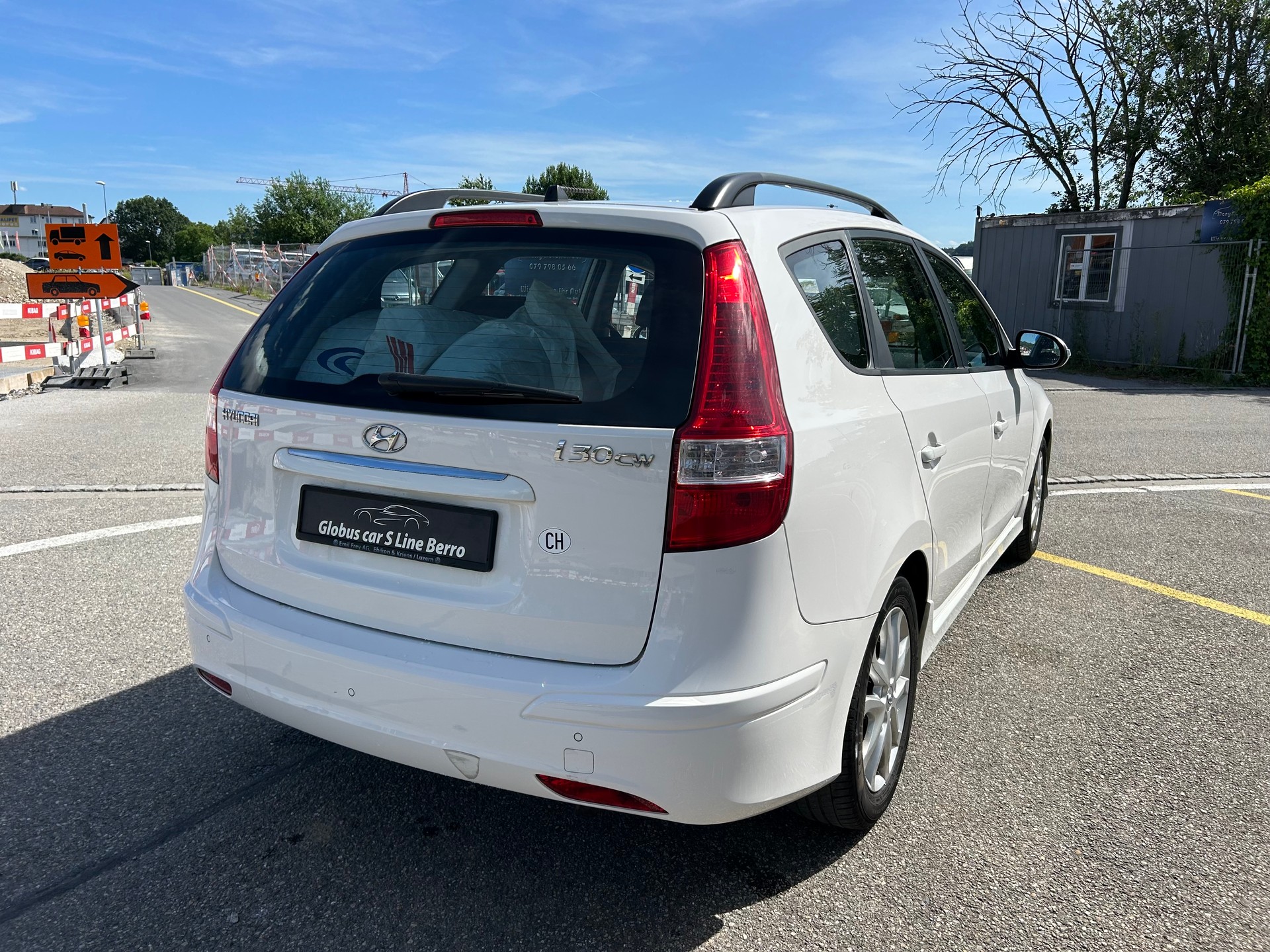 HYUNDAI i30 Wagon 1.6 Swiss Plus Edition-image-4