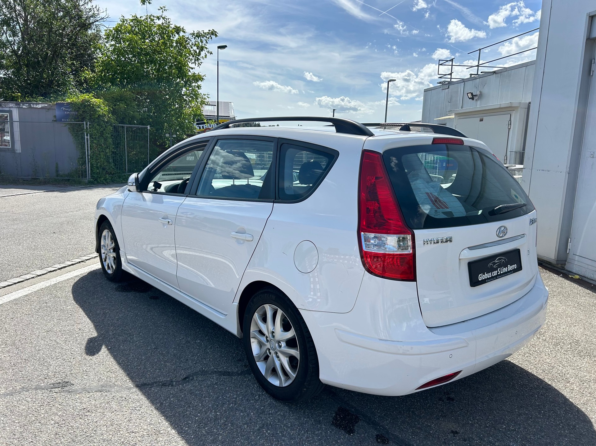 HYUNDAI i30 Wagon 1.6 Swiss Plus Edition-image-6