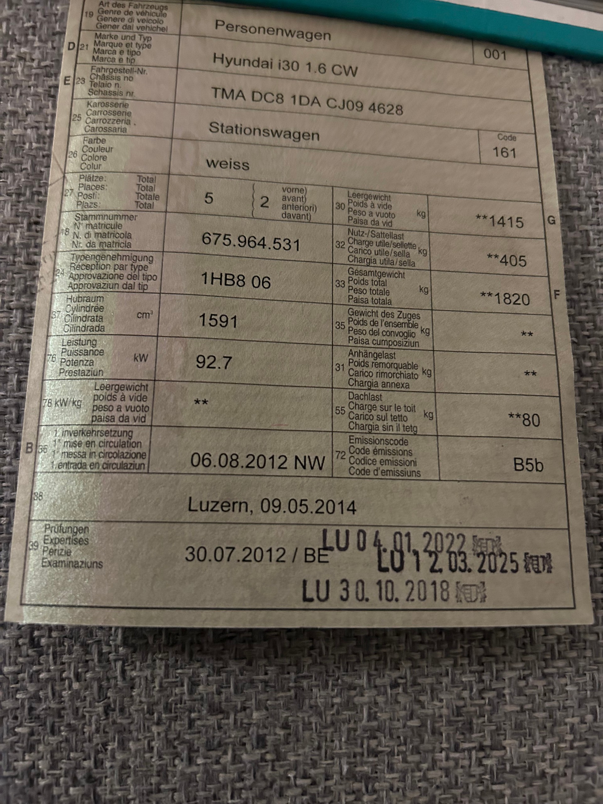 HYUNDAI i30 Wagon 1.6 Swiss Plus Edition-image-11