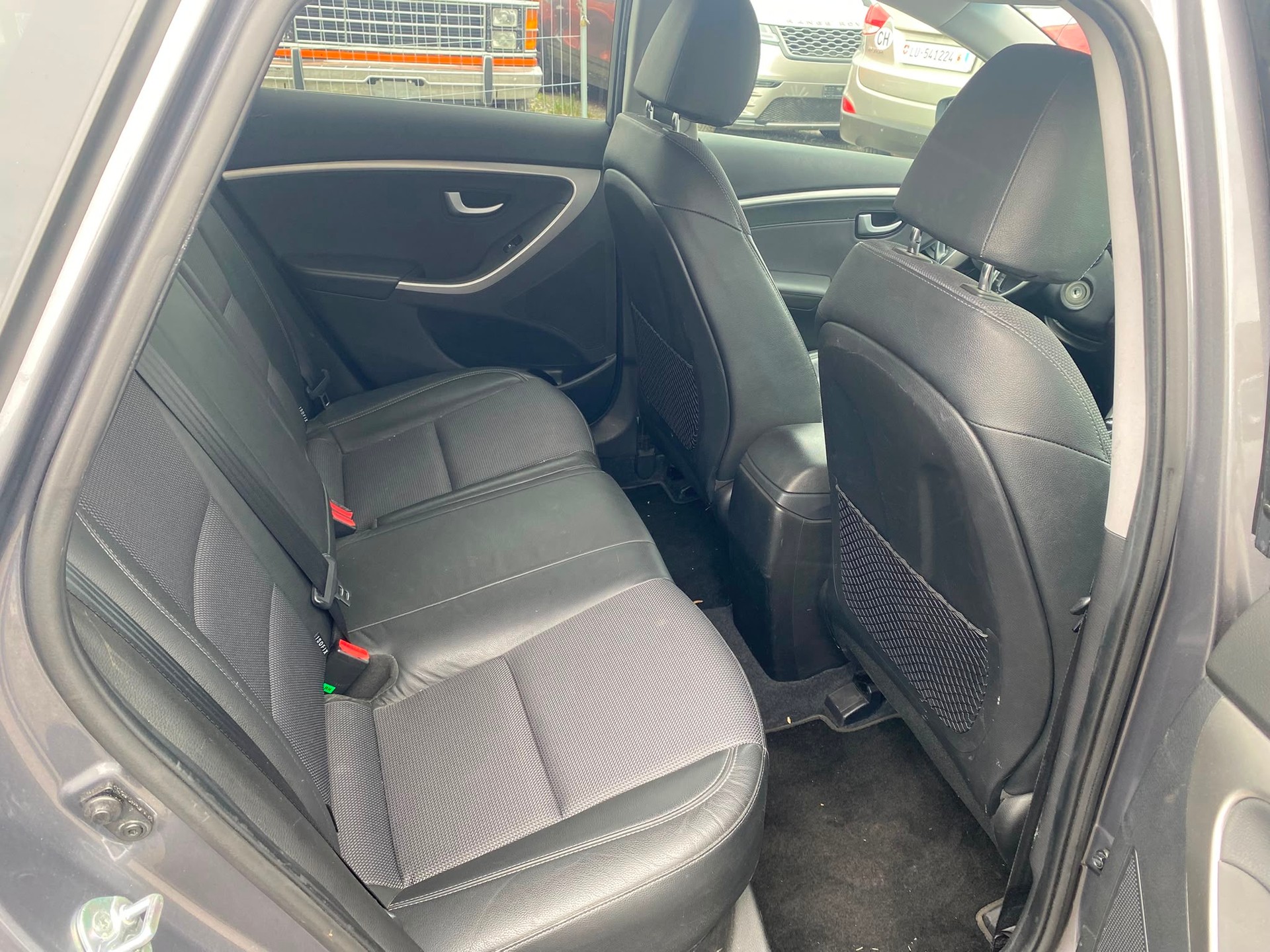 HYUNDAI i30 Wagon 1.6 CRDi Premium Automatic-image-10