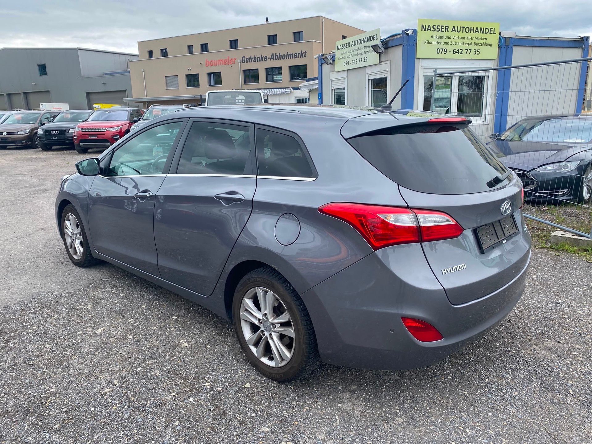 HYUNDAI i30 Wagon 1.6 CRDi Premium Automatic-image-4