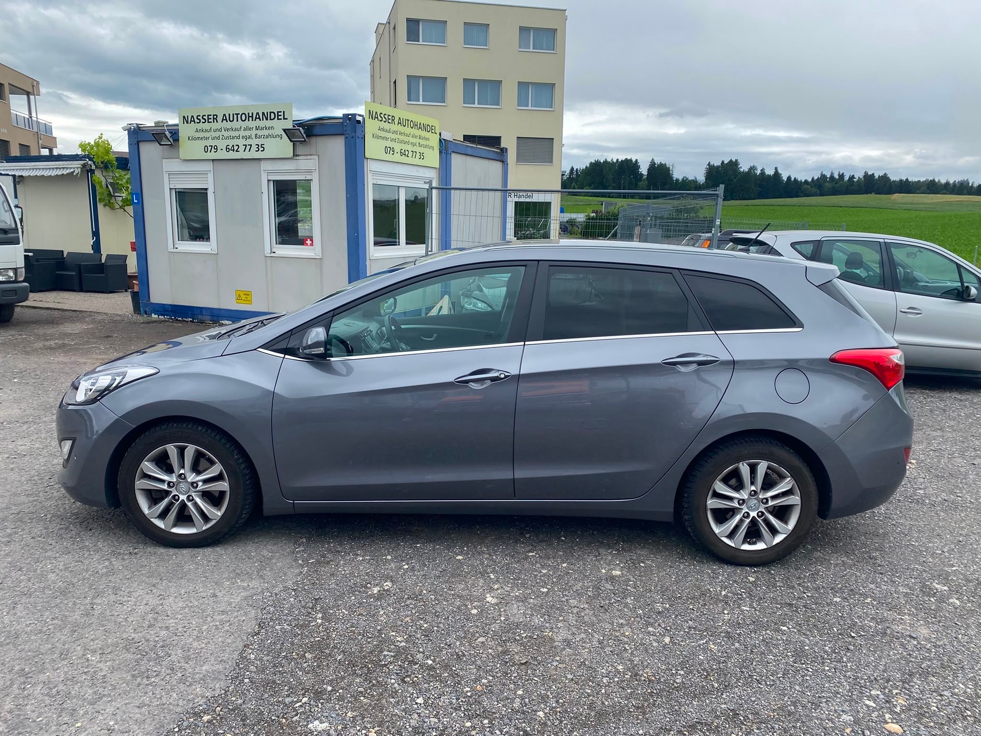 HYUNDAI i30 Wagon 1.6 CRDi Premium Automatic-image-6