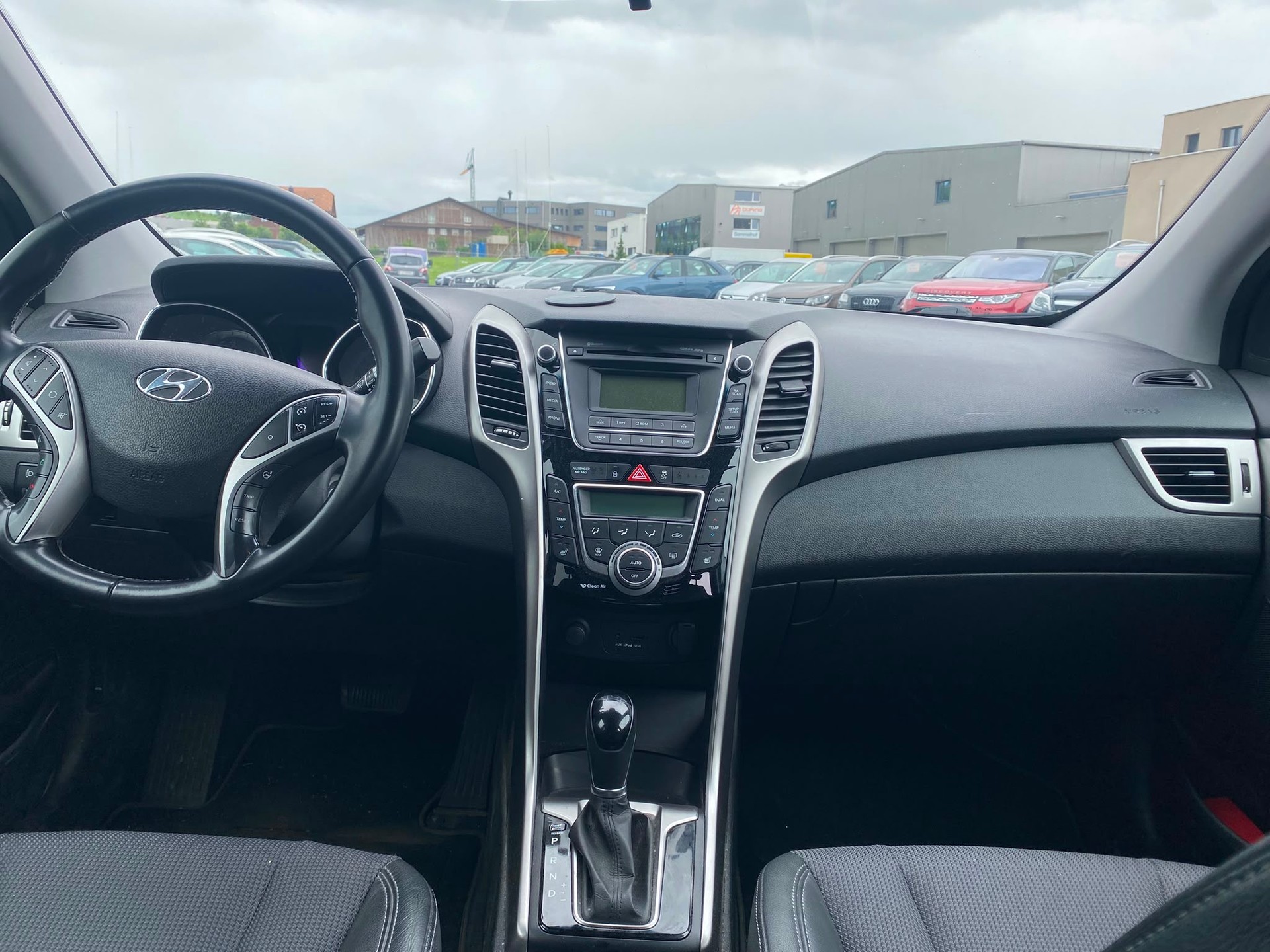 HYUNDAI i30 Wagon 1.6 CRDi Premium Automatic-image-11