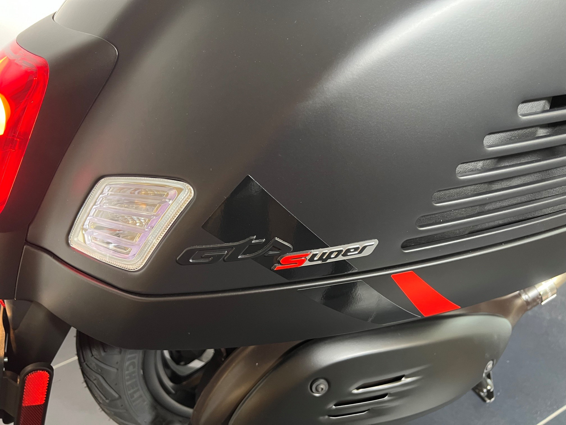 PIAGGIO Vespa GTS 310 Super Sport-showroom-element-3