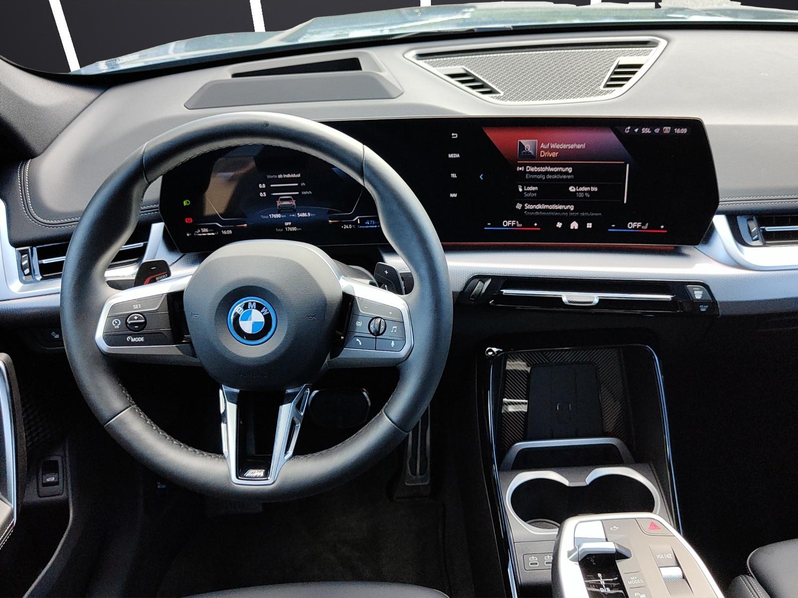BMW X1 30e xDrive paddles-image-12