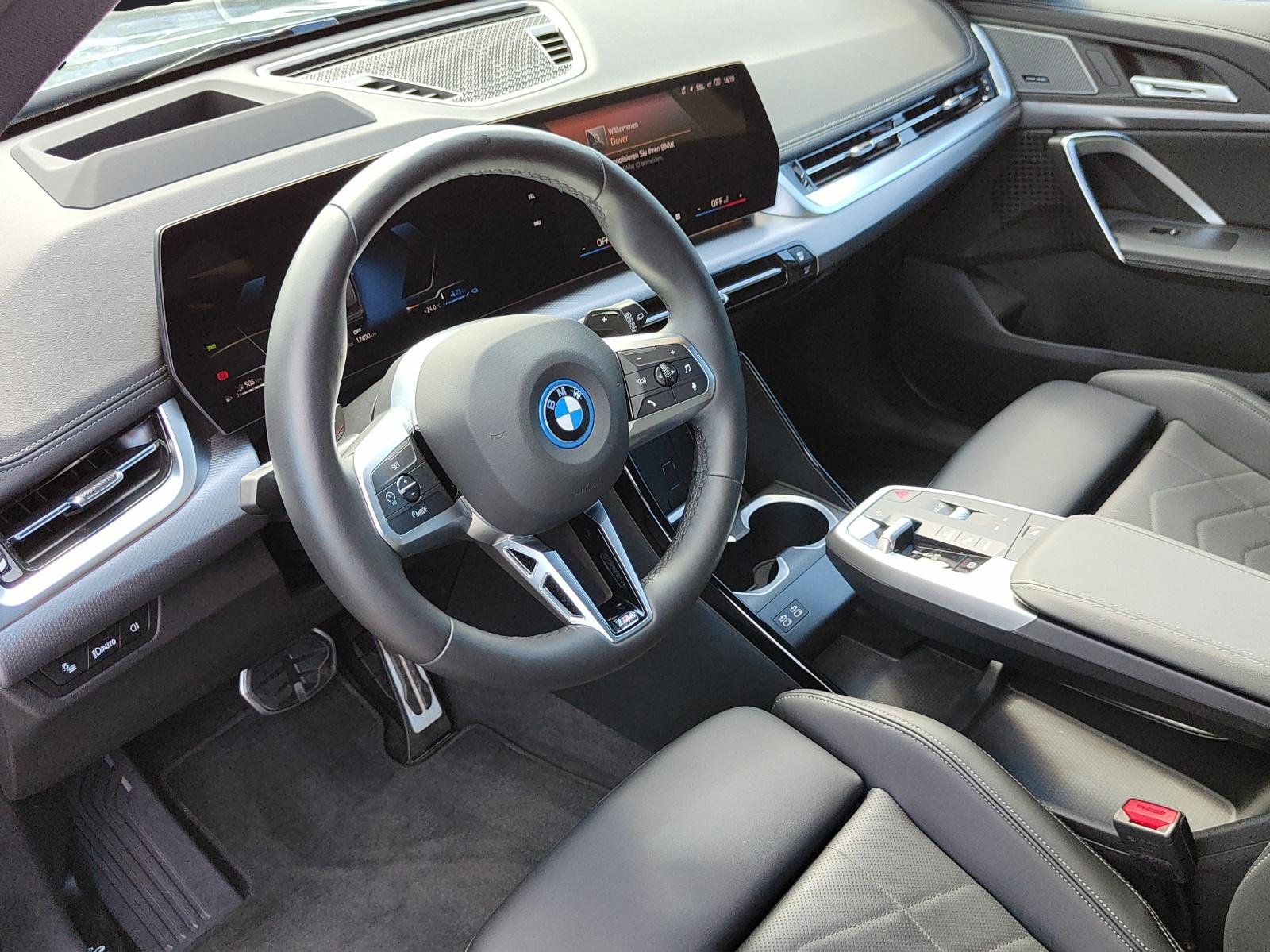 BMW X1 30e xDrive paddles-image-18