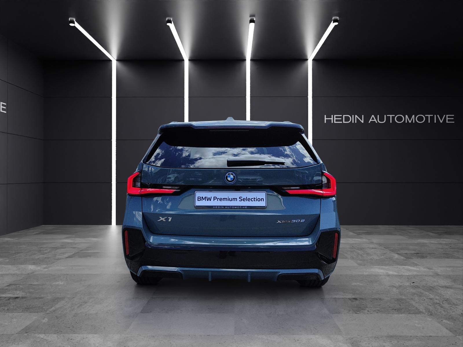 BMW X1 30e xDrive paddles-image-4
