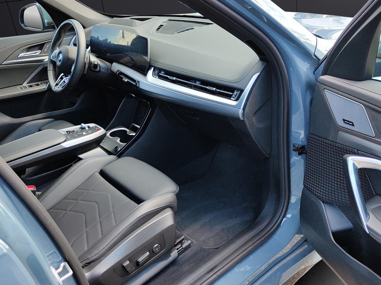 BMW X1 30e xDrive paddles-image-13