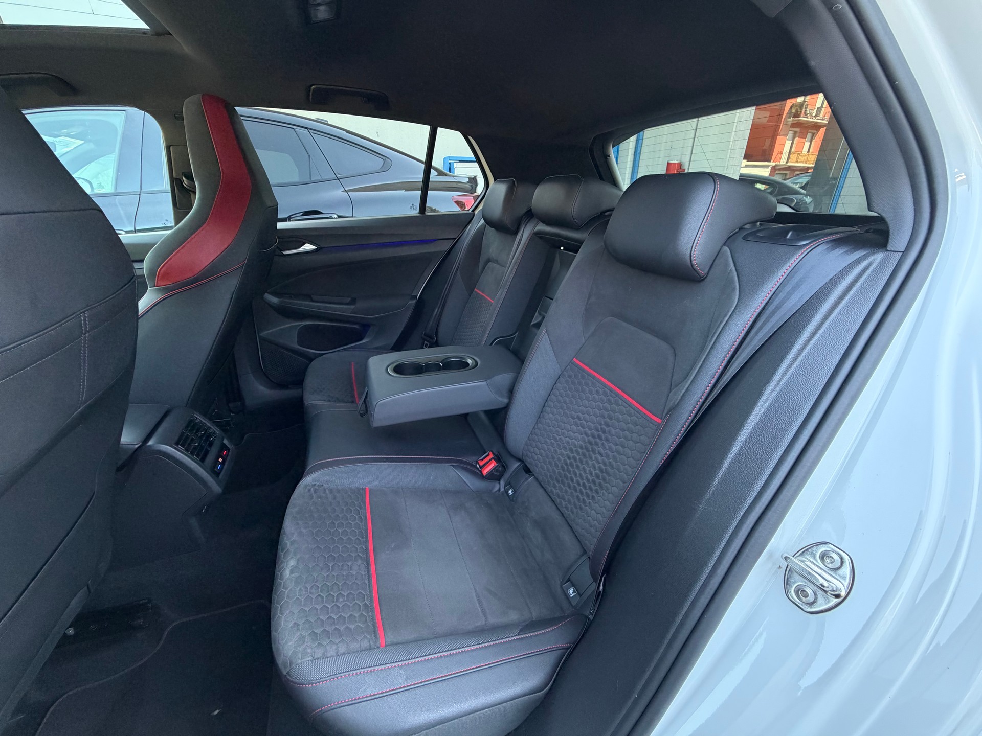 VW Golf 2.0 TSI GTI Clubsport DSG-image-15