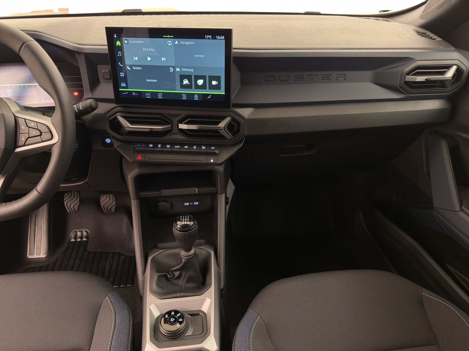 DACIA Duster 1.2 TCe Journey 4WD-image-9