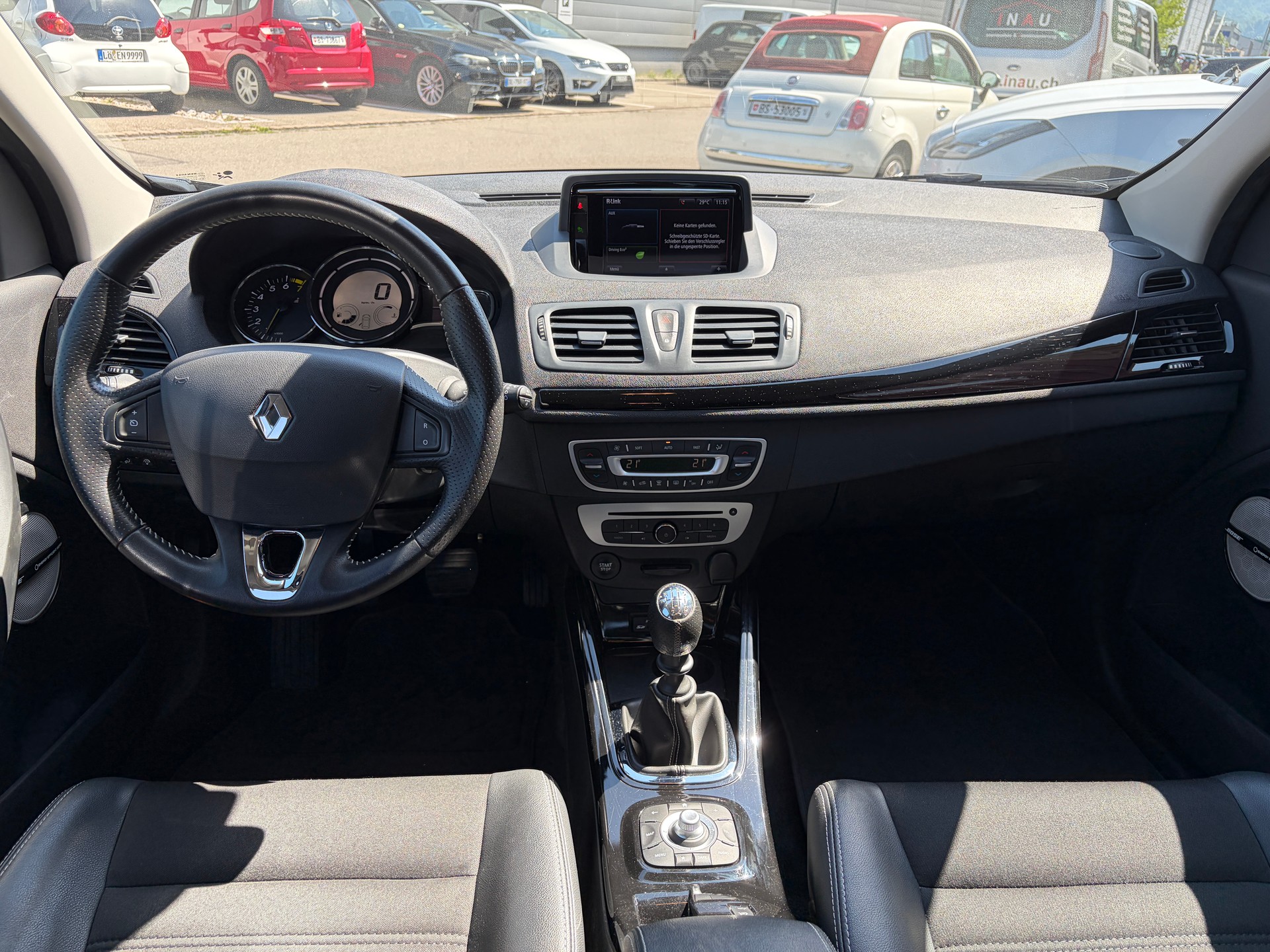 RENAULT Mégane 1.2 16V Turbo Bose-image-8