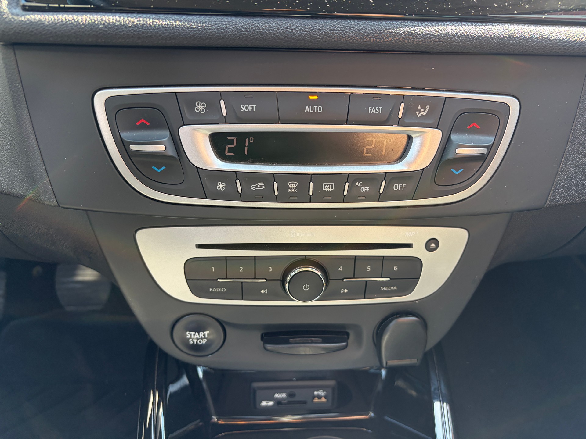 RENAULT Mégane 1.2 16V Turbo Bose-image-12