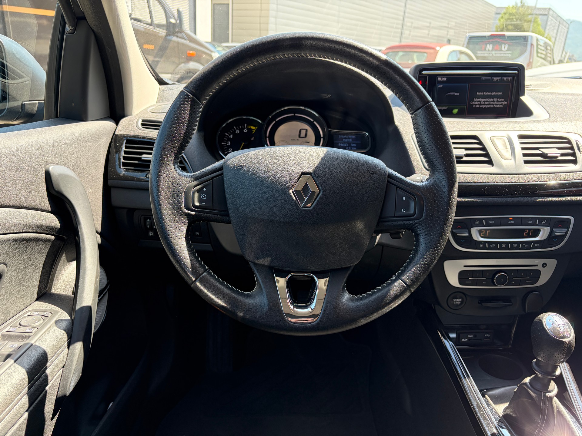RENAULT Mégane 1.2 16V Turbo Bose-image-9