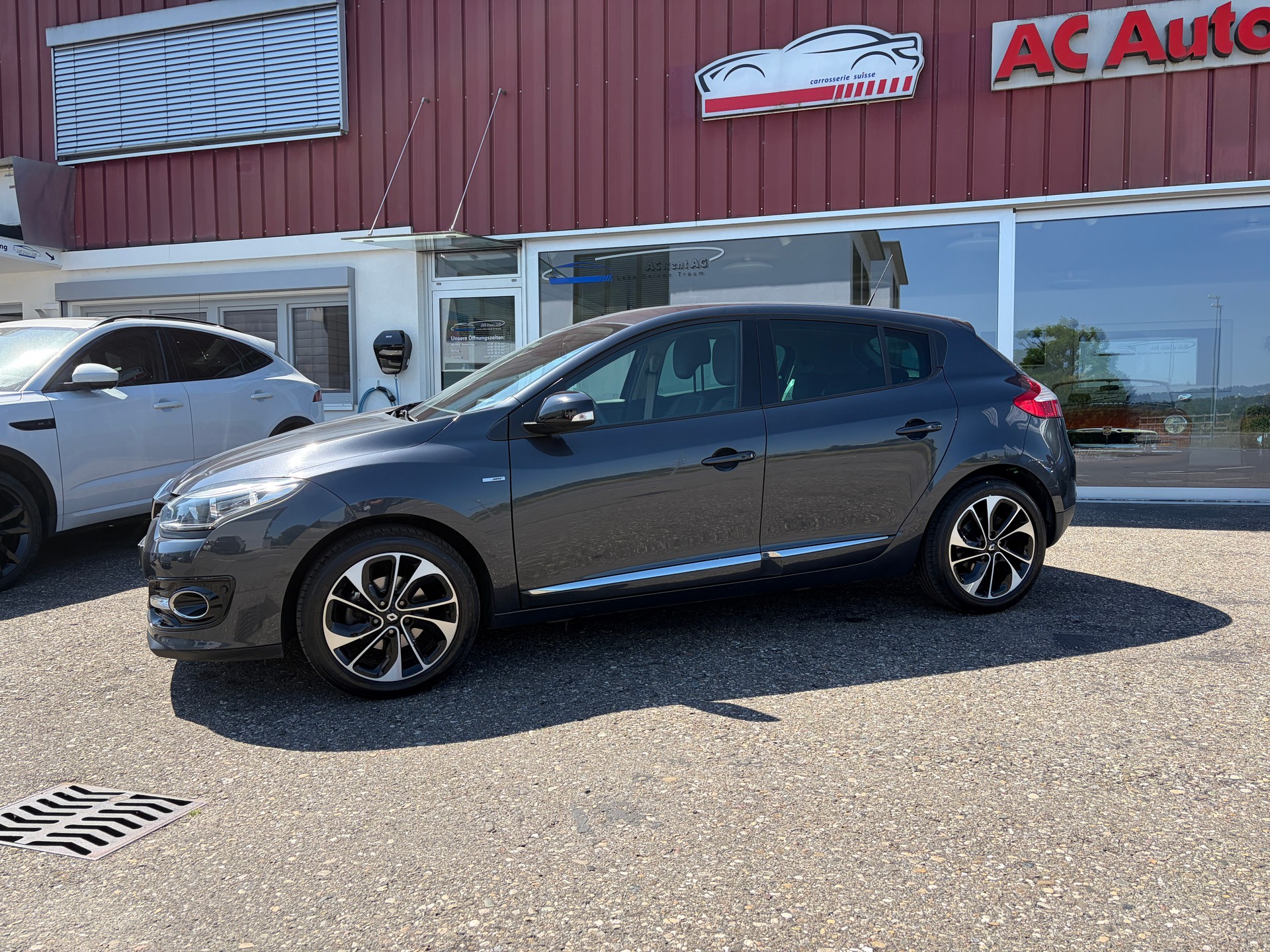 RENAULT Mégane 1.2 16V Turbo Bose-image-2