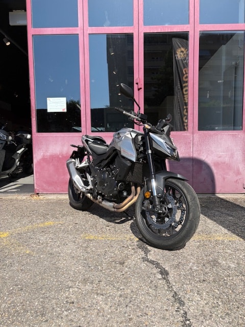 HONDA CB 750 Hornet
