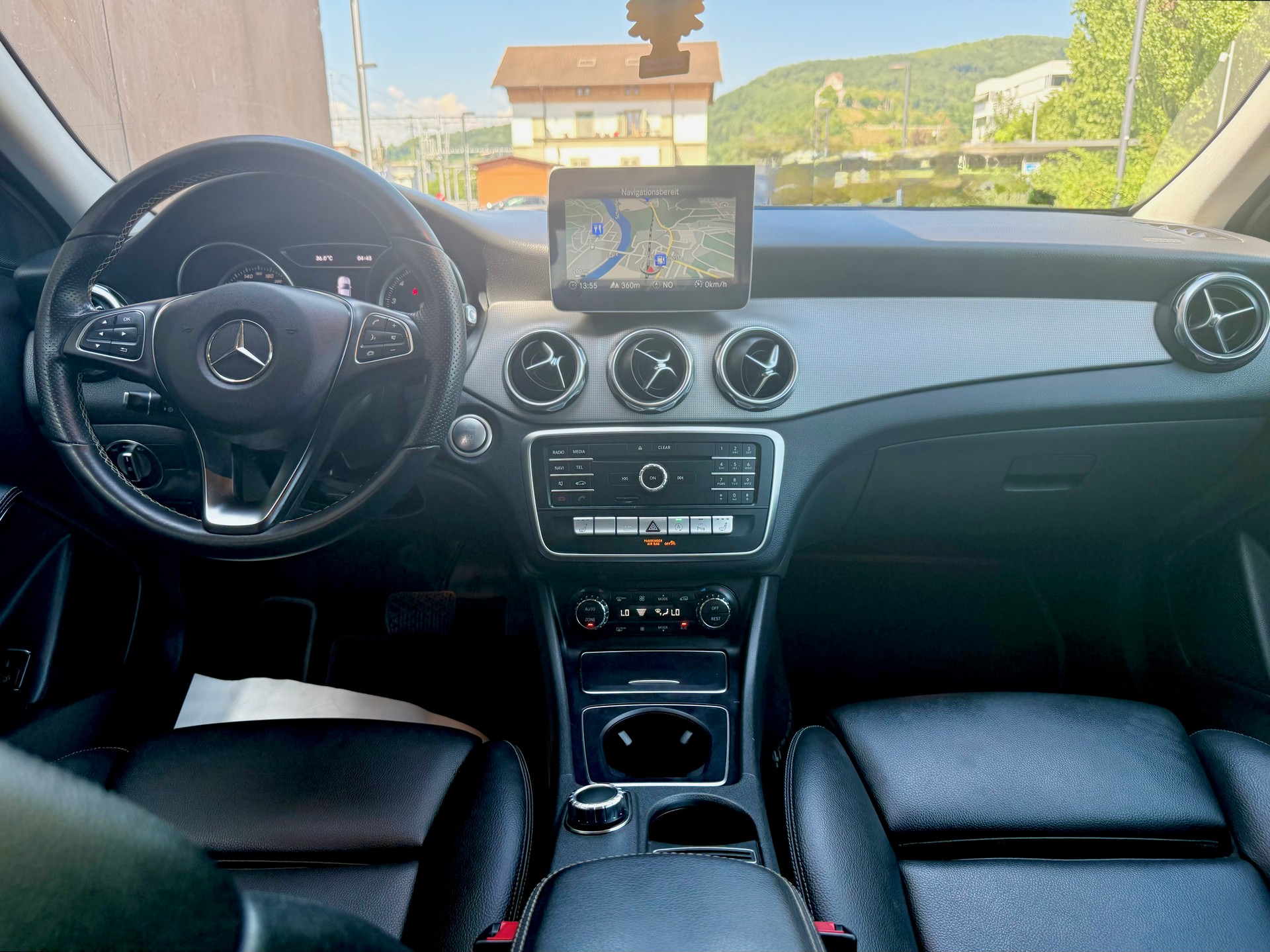 MERCEDES-BENZ GLA 200 Urban 7G-DCT-image-5
