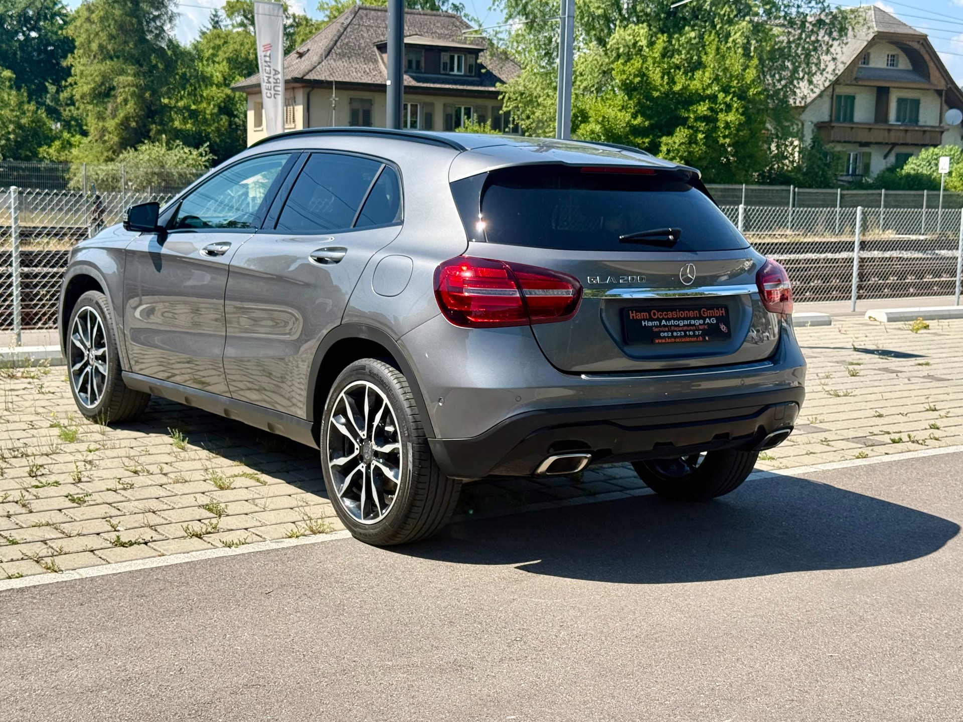 MERCEDES-BENZ GLA 200 Urban 7G-DCT-image-2