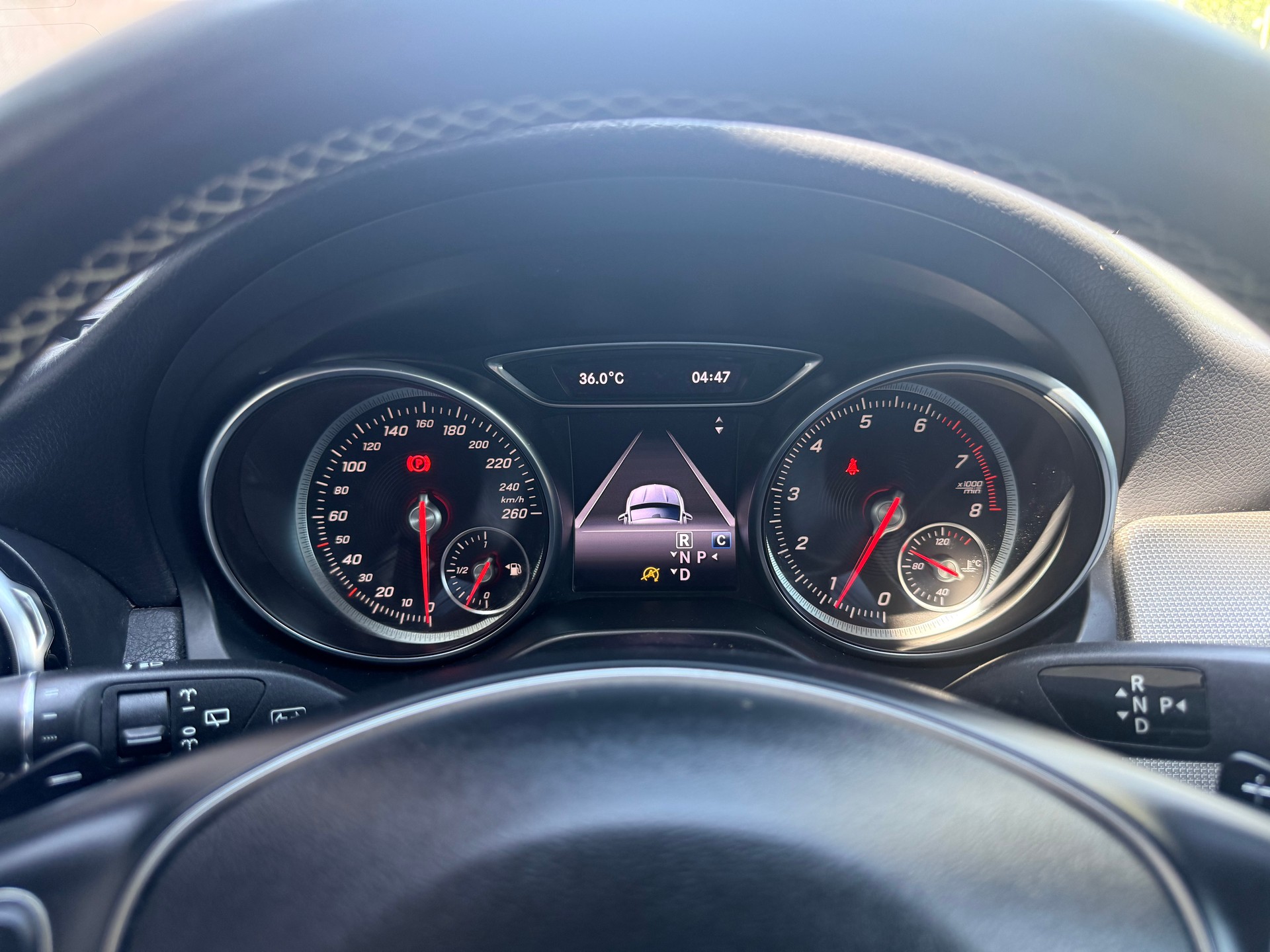 MERCEDES-BENZ GLA 200 Urban 7G-DCT-image-8