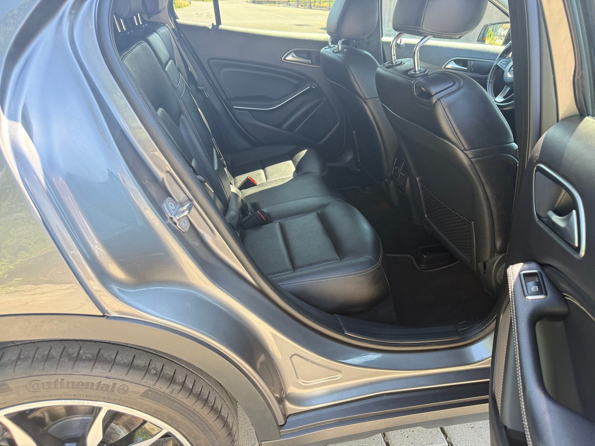 MERCEDES-BENZ GLA 200 Urban 7G-DCT-image-11