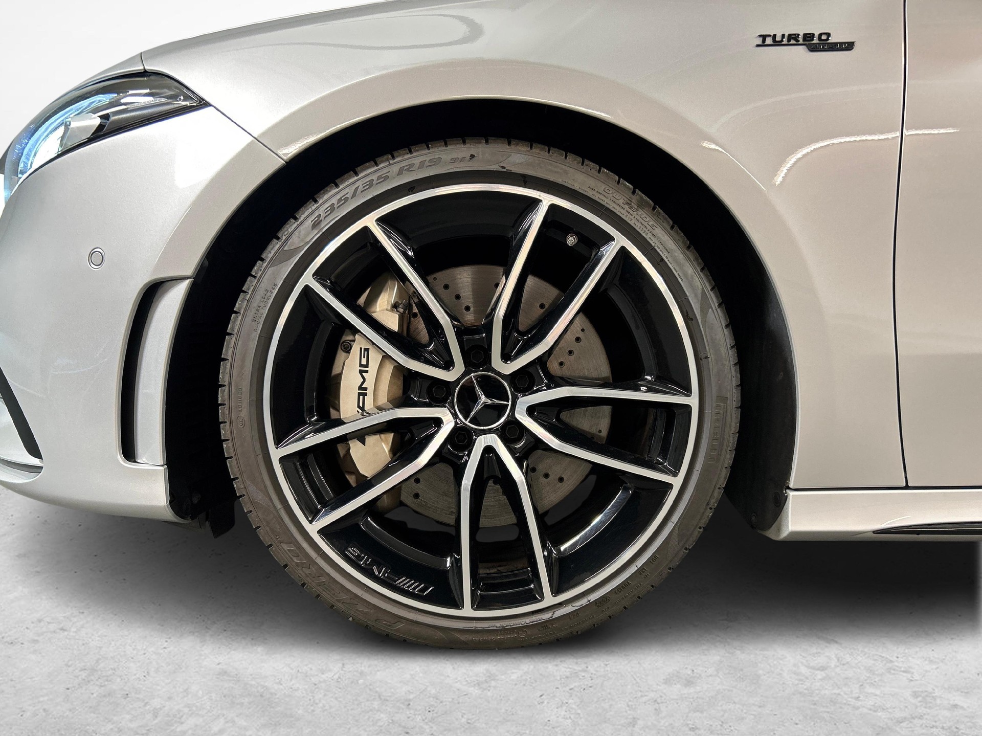 MERCEDES-BENZ A 35 AMG 4matic-image-10