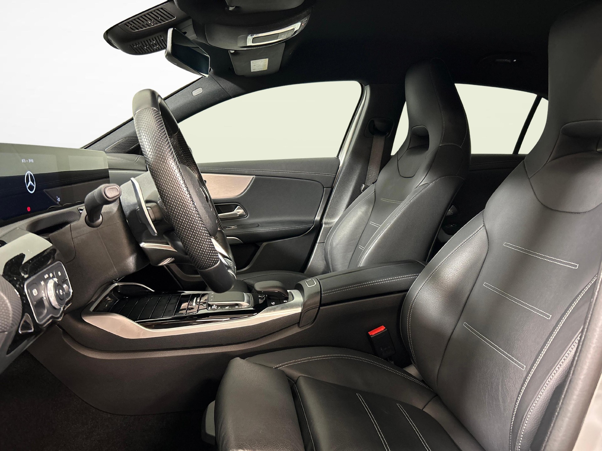 MERCEDES-BENZ A 35 AMG 4matic-image-2