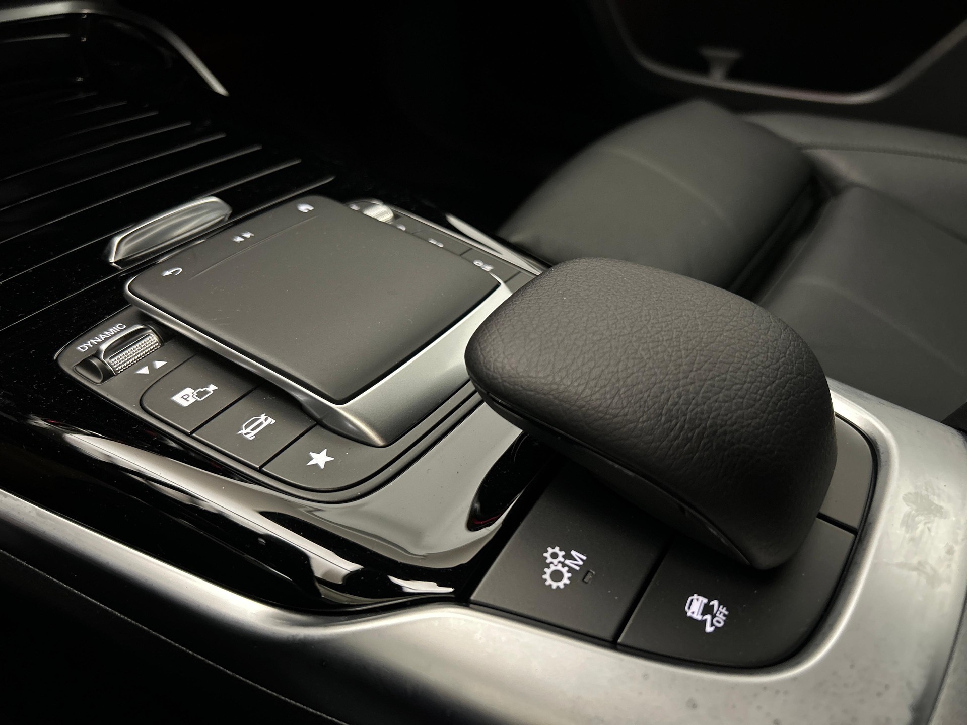 MERCEDES-BENZ A 35 AMG 4matic-image-13