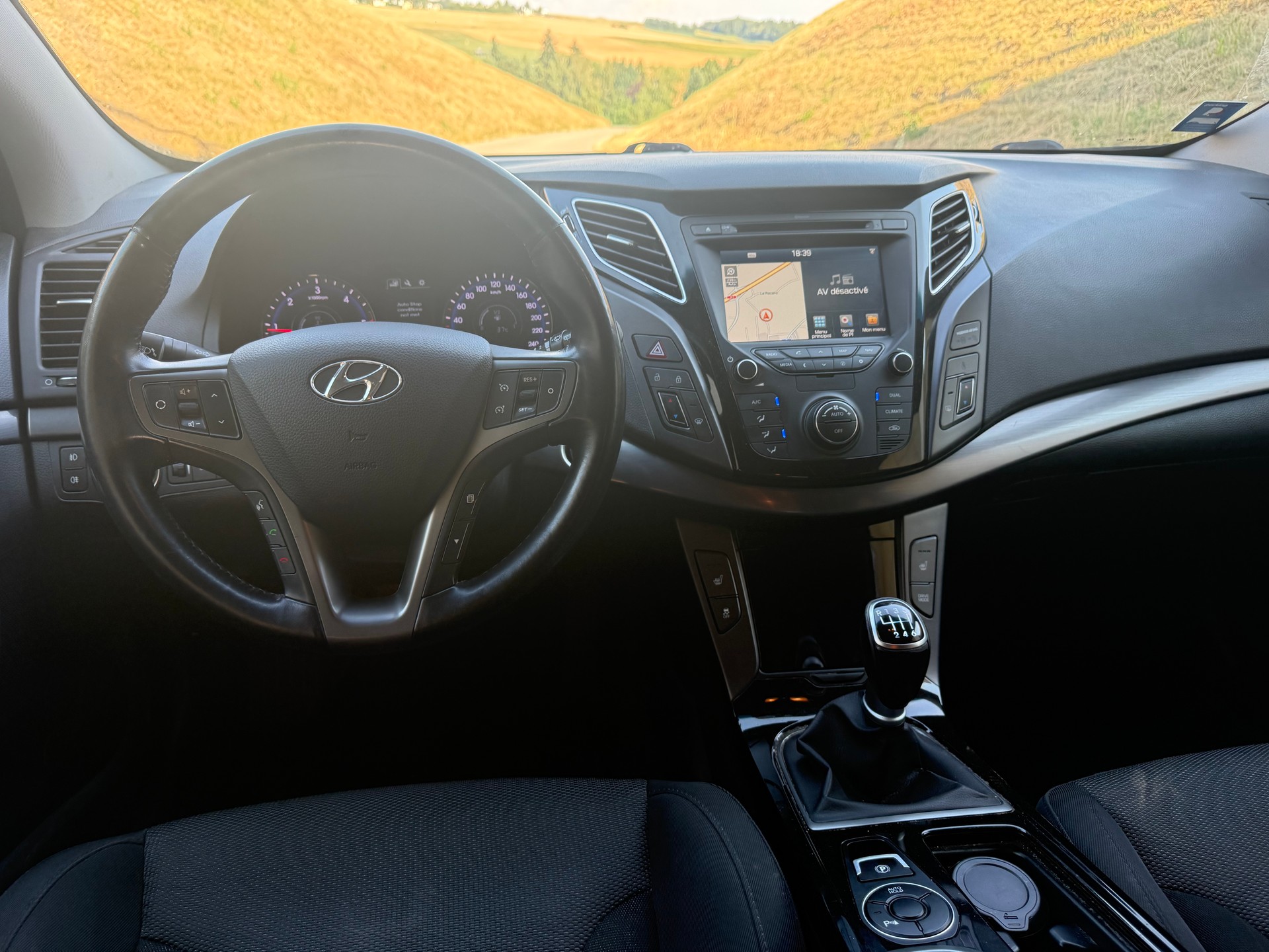 HYUNDAI i40 Wagon 1.7 CRDI Amplia-image-10