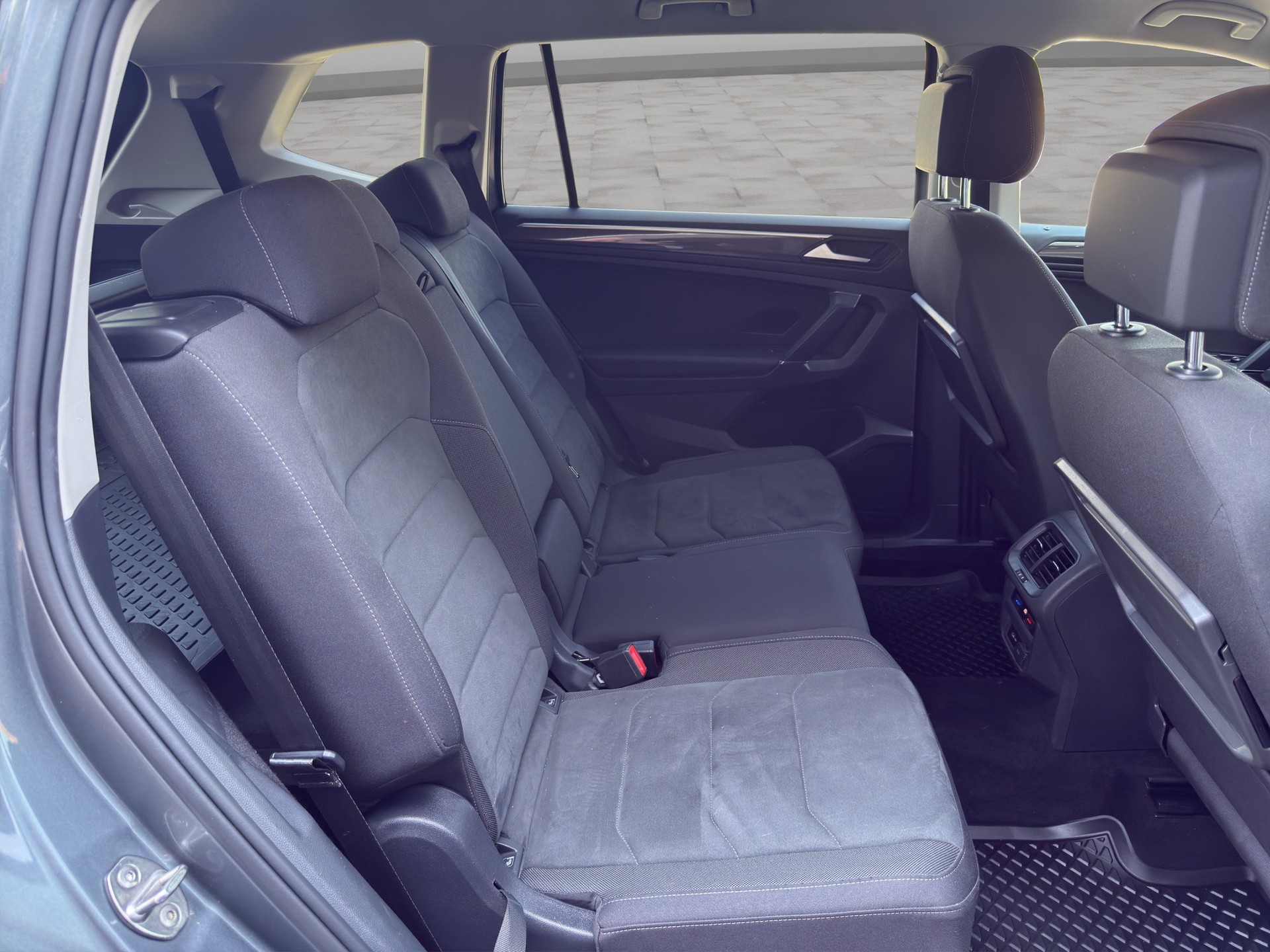 VW Tiguan Allspace 2.0TSI Highline 4Motion DSG-image-18