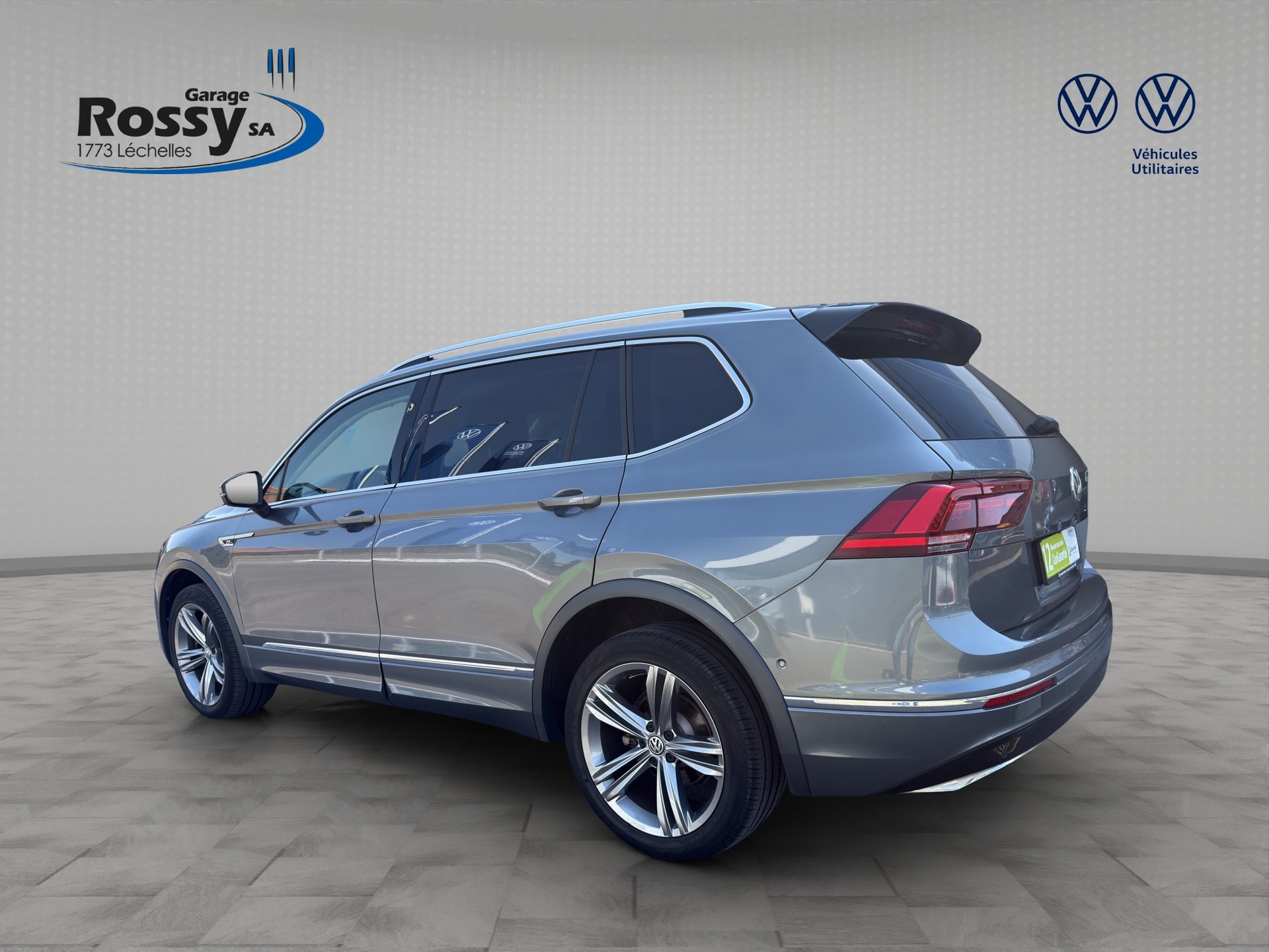 VW Tiguan Allspace 2.0TSI Highline 4Motion DSG-image-3