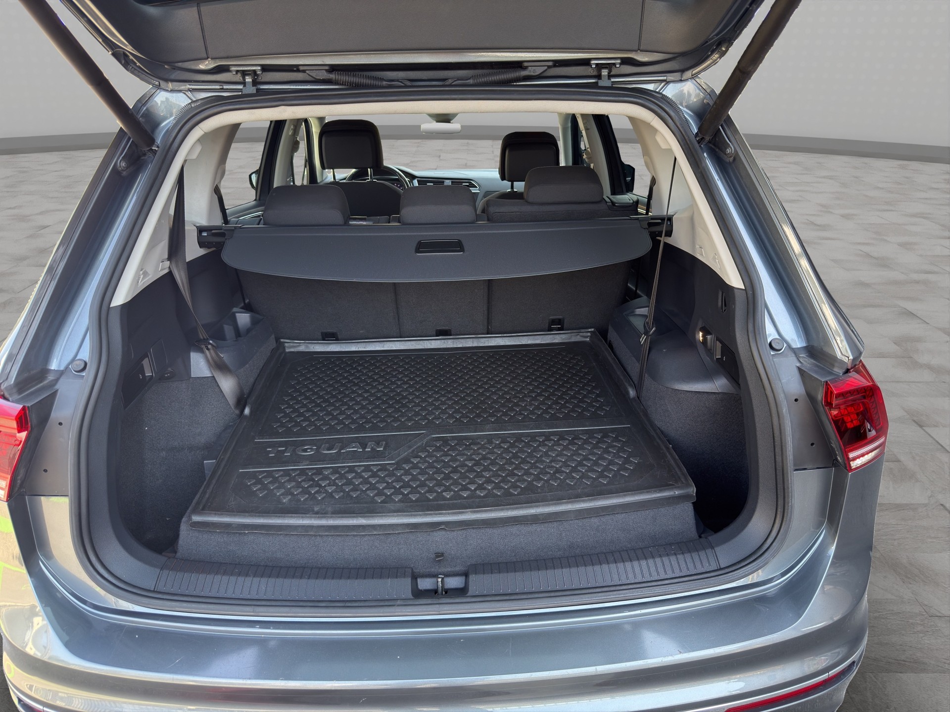 VW Tiguan Allspace 2.0TSI Highline 4Motion DSG-image-19