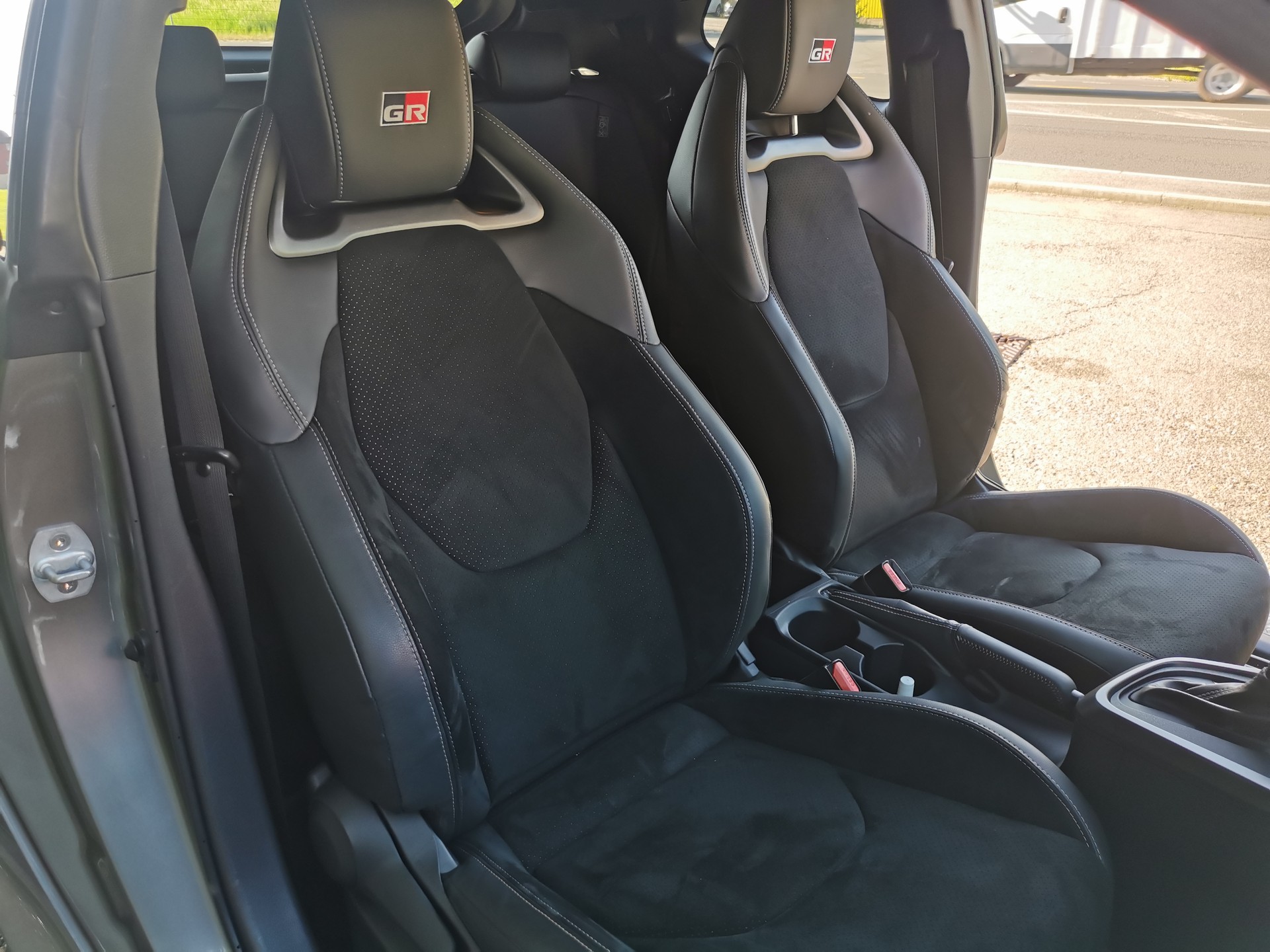 TOYOTA Yaris 1.6 GR Sport-image-13