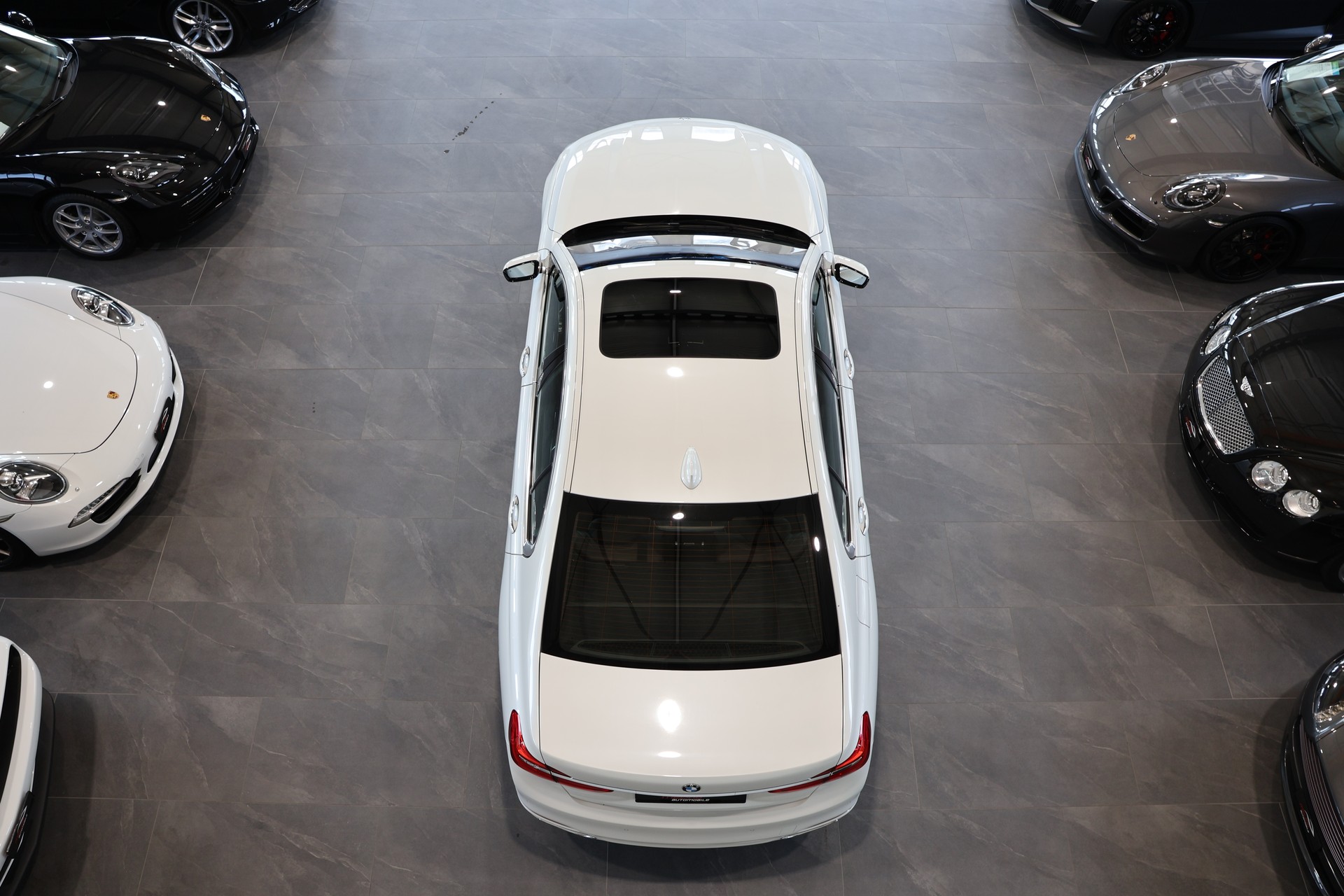BMW 750i xDrive Steptronic-image-7