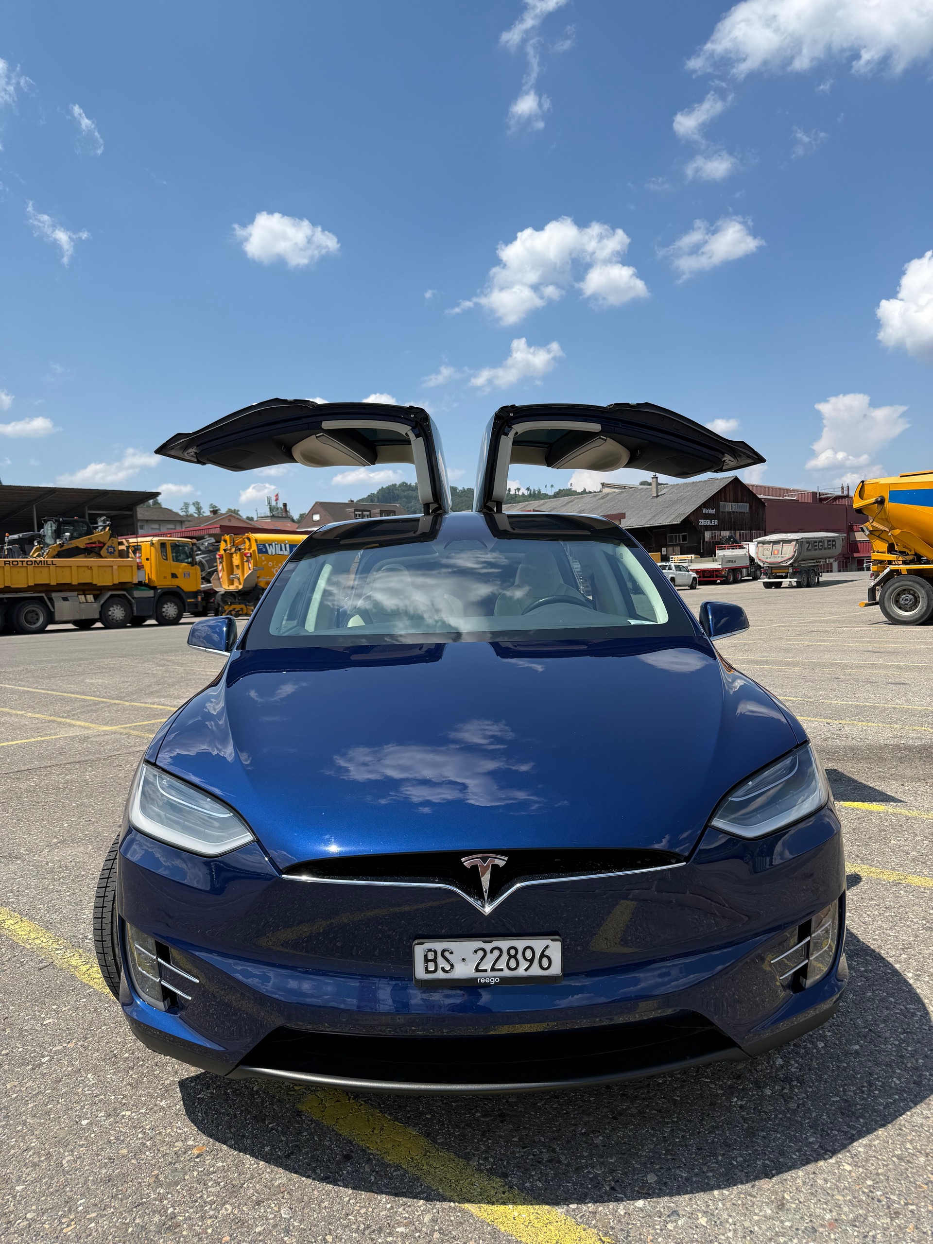TESLA 100 D-image-0
