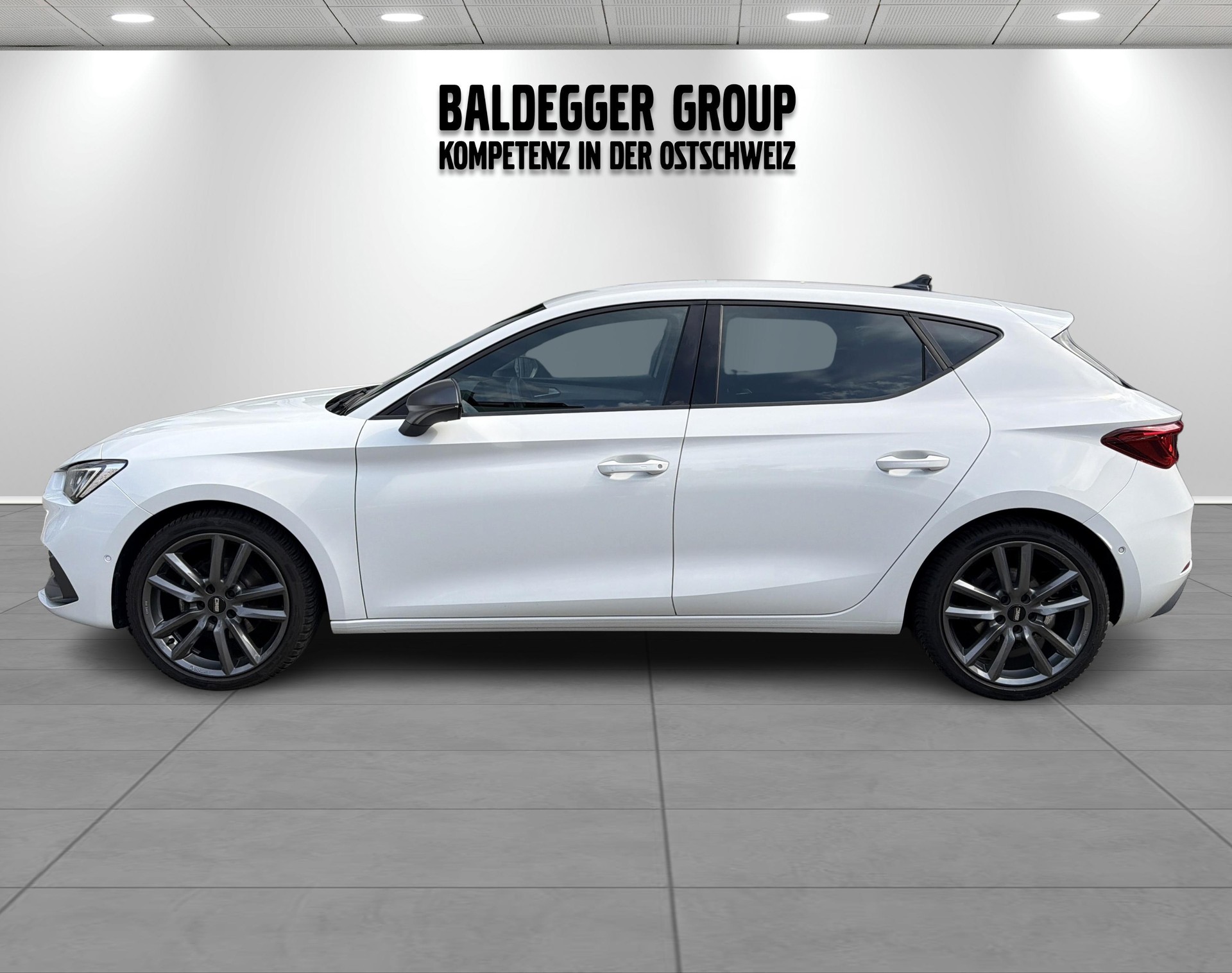 SEAT Leon 1.5 eTSI 150 FR DSG-image-1