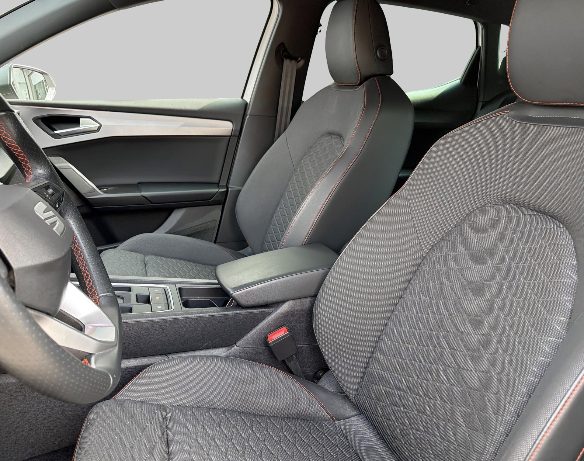 SEAT Leon 1.5 eTSI 150 FR DSG-image-13